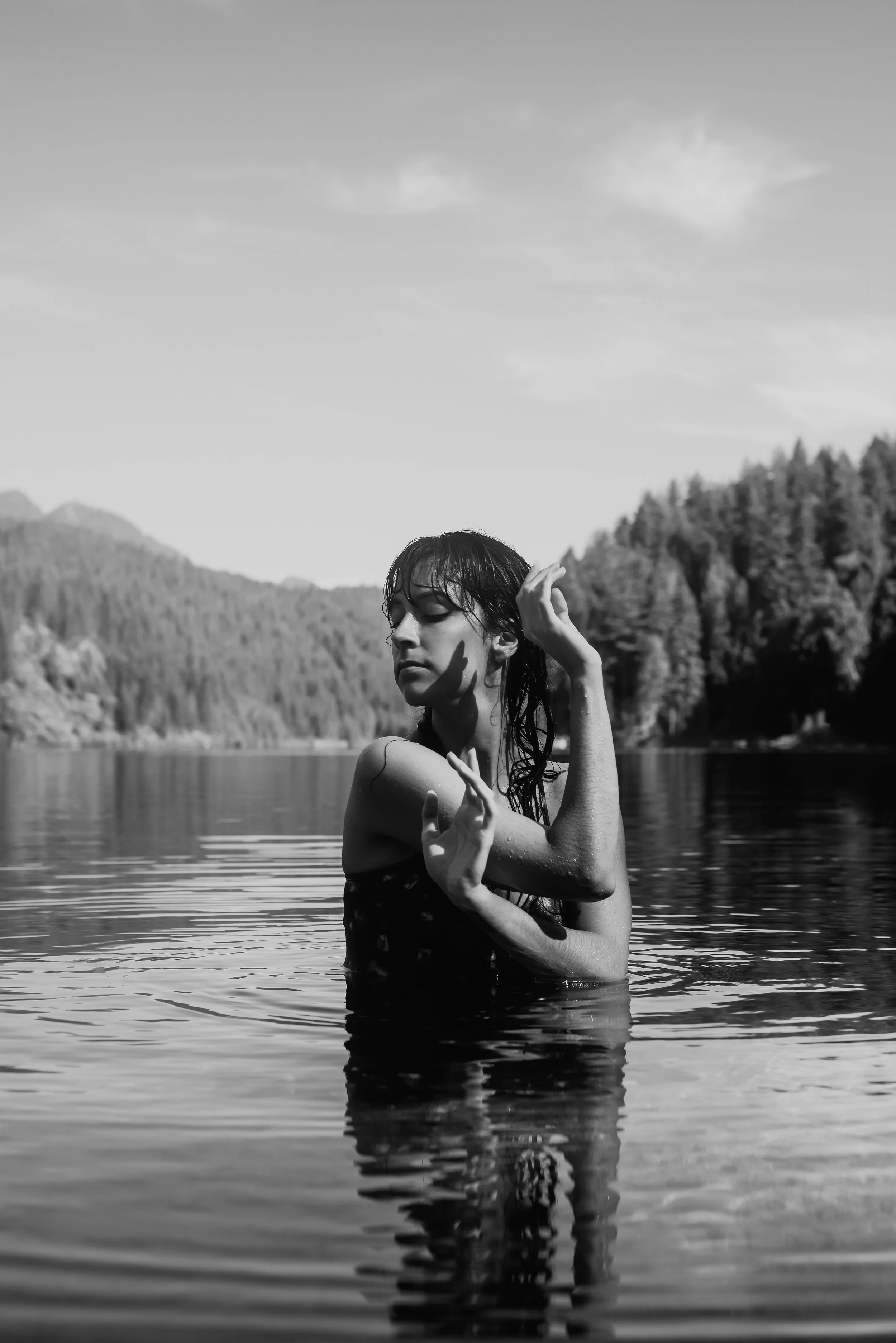 outdoor-portrait-in-water-forest-backdrop.jpg