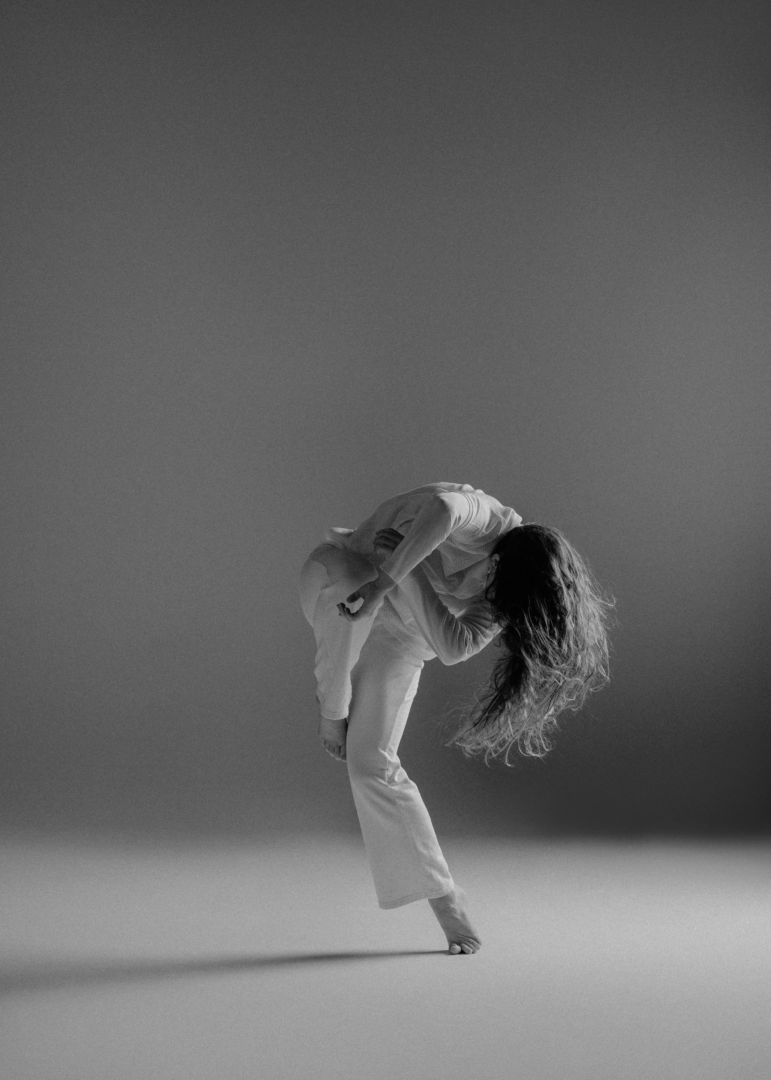 dancer-contemporary-free-flowing.jpg