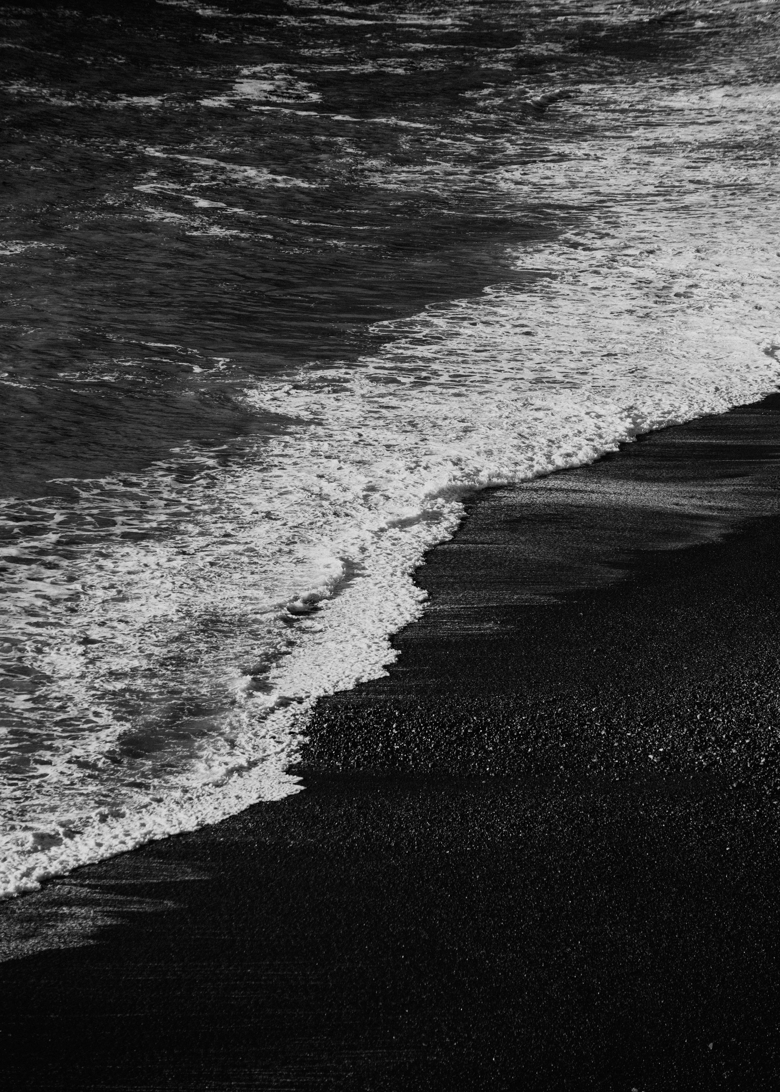 blackandwhite-coast-waters-edge.jpg
