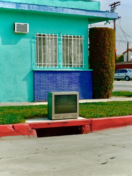 BETWEEN ANTENNAS: LOS ANGELES