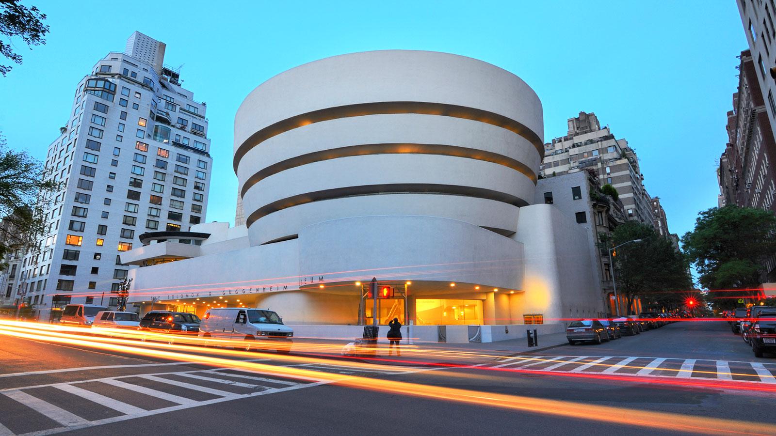 Frank Lloyd Wright, Solomon R. Guggenheim Museum , 1959, New York. 