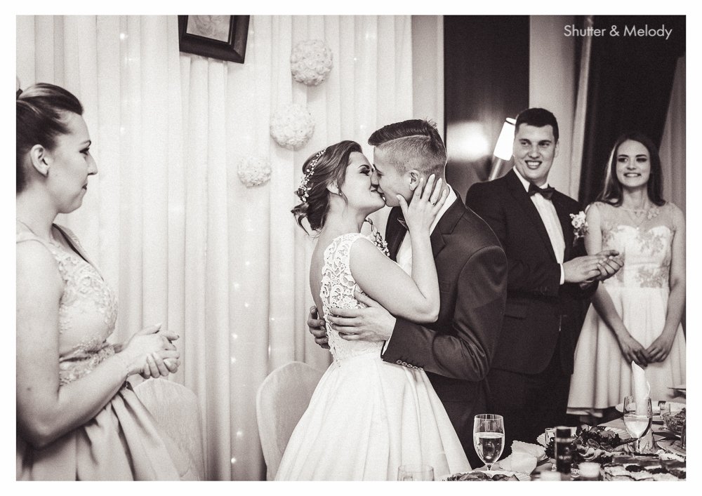 kiss-bride-groom-reception.jpg