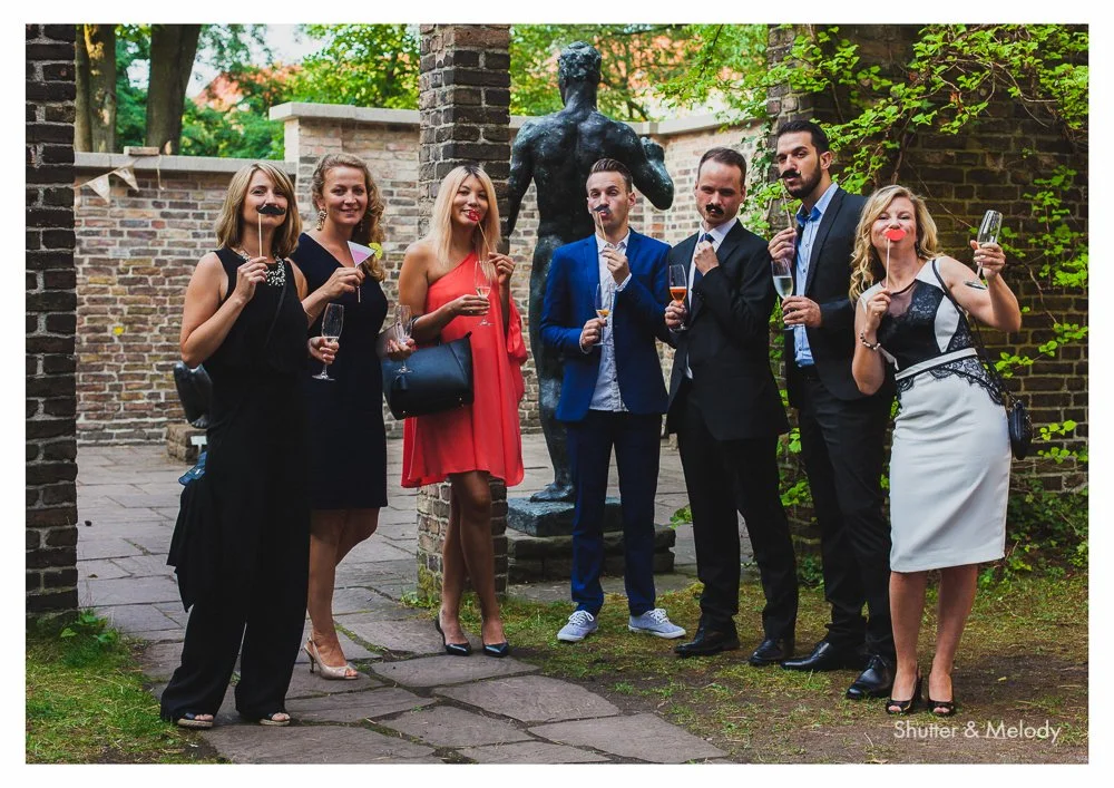 wedding-guests-reception-group-portraits.jpg