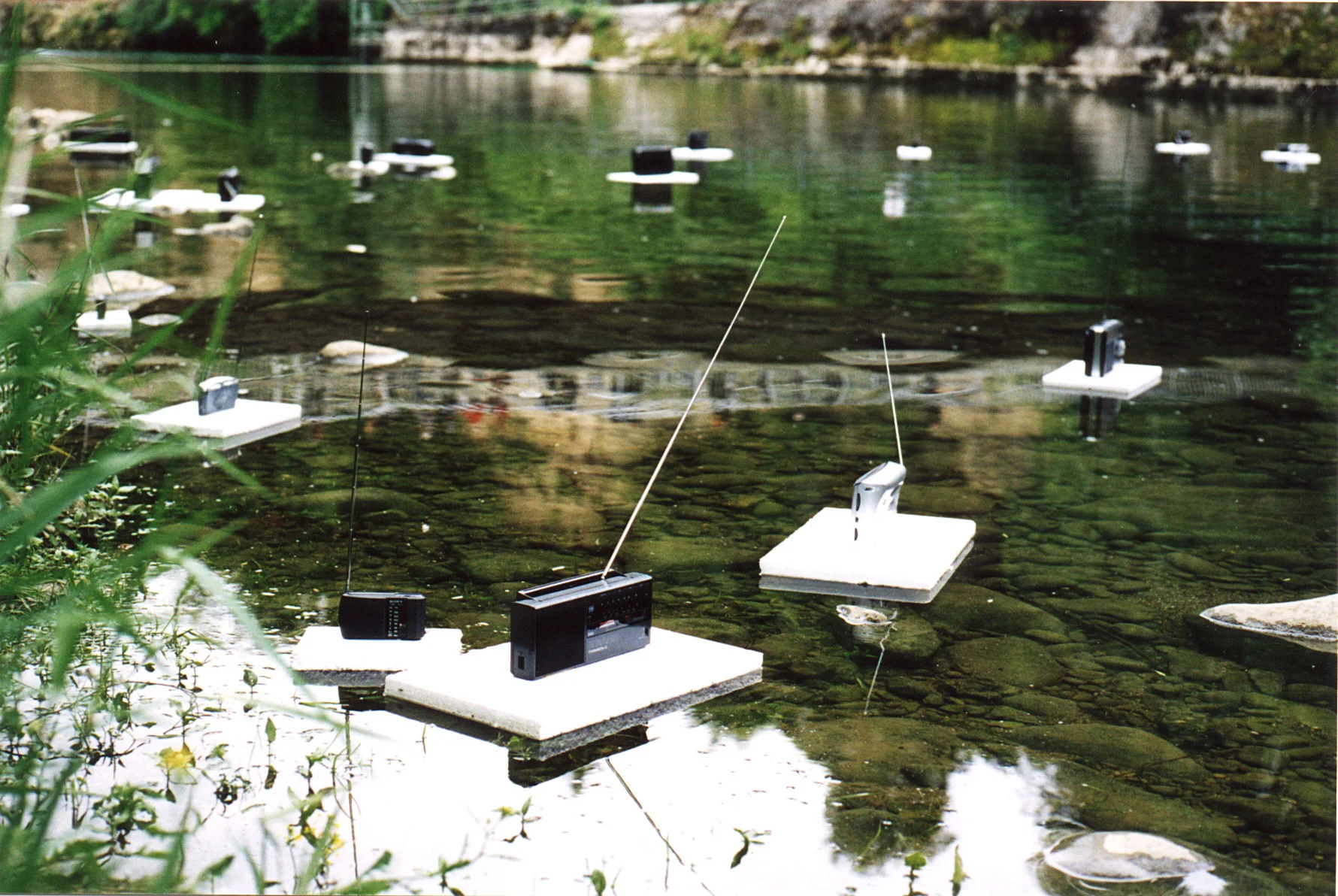UNGEFÄHRES TREIBEN AUF DER LIMMAT