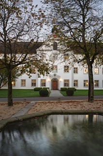 Klostereingang_DaÌmmerung-7440.jpg
