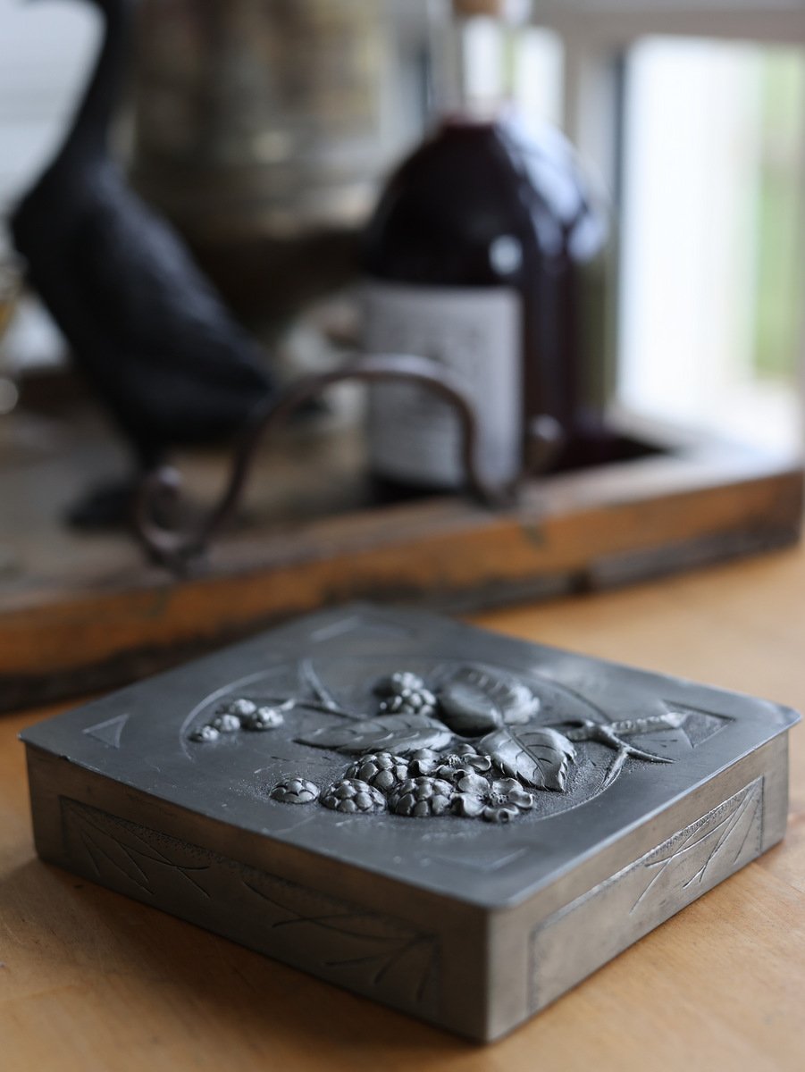 Antique Tin Recipe Card Box with Raspberry Motif