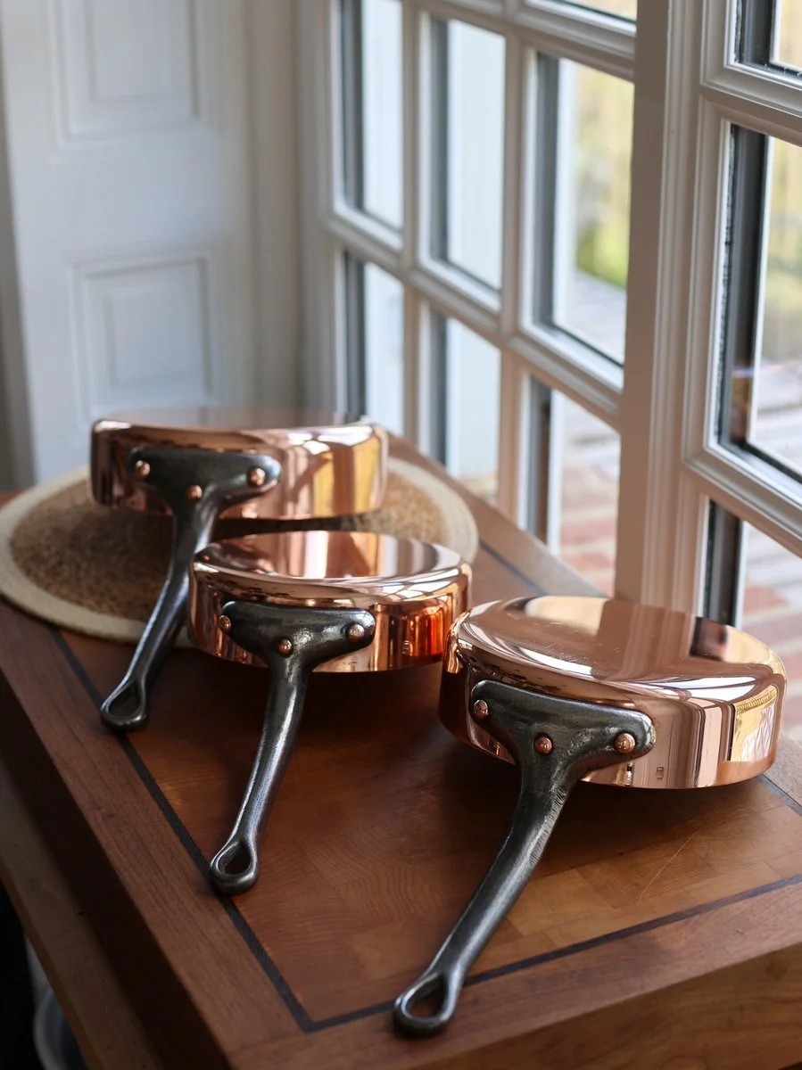Professional Sauteuse Pans with with Iron Handles