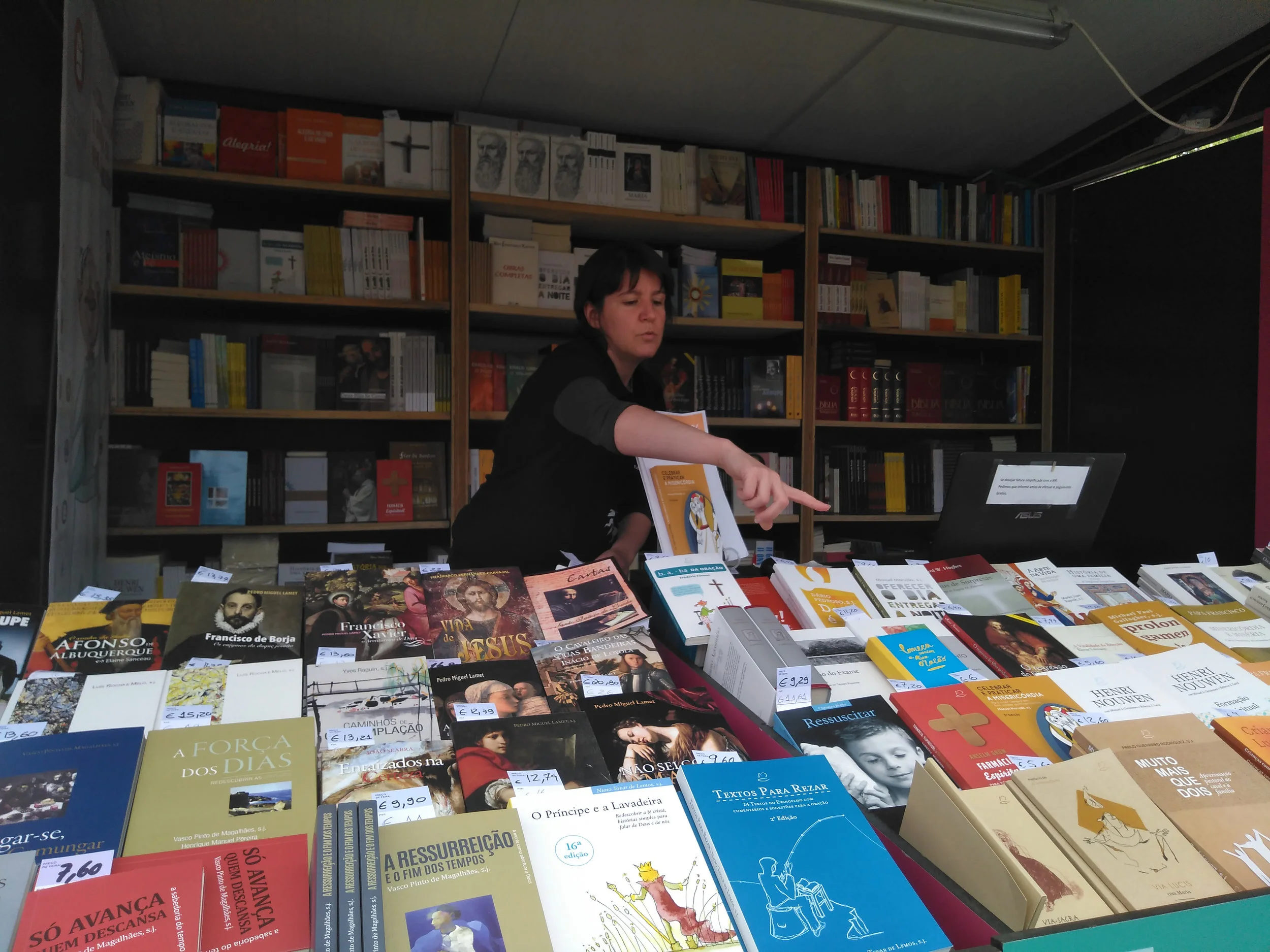 Tertúlia sobre o P. Manuel Antunes na Feira do Livro de Lisboa