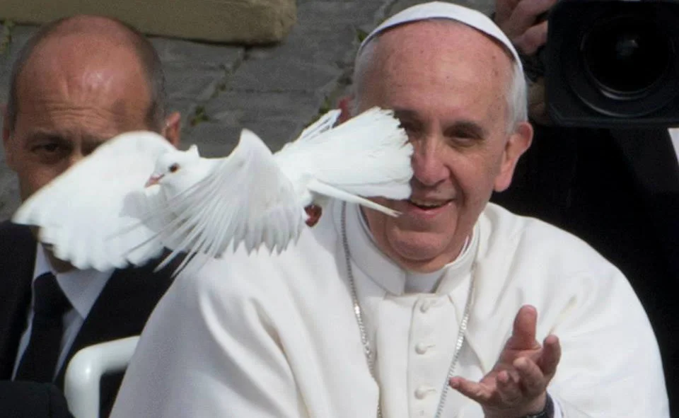 Os vícios e virtudes da política que condicionam a paz