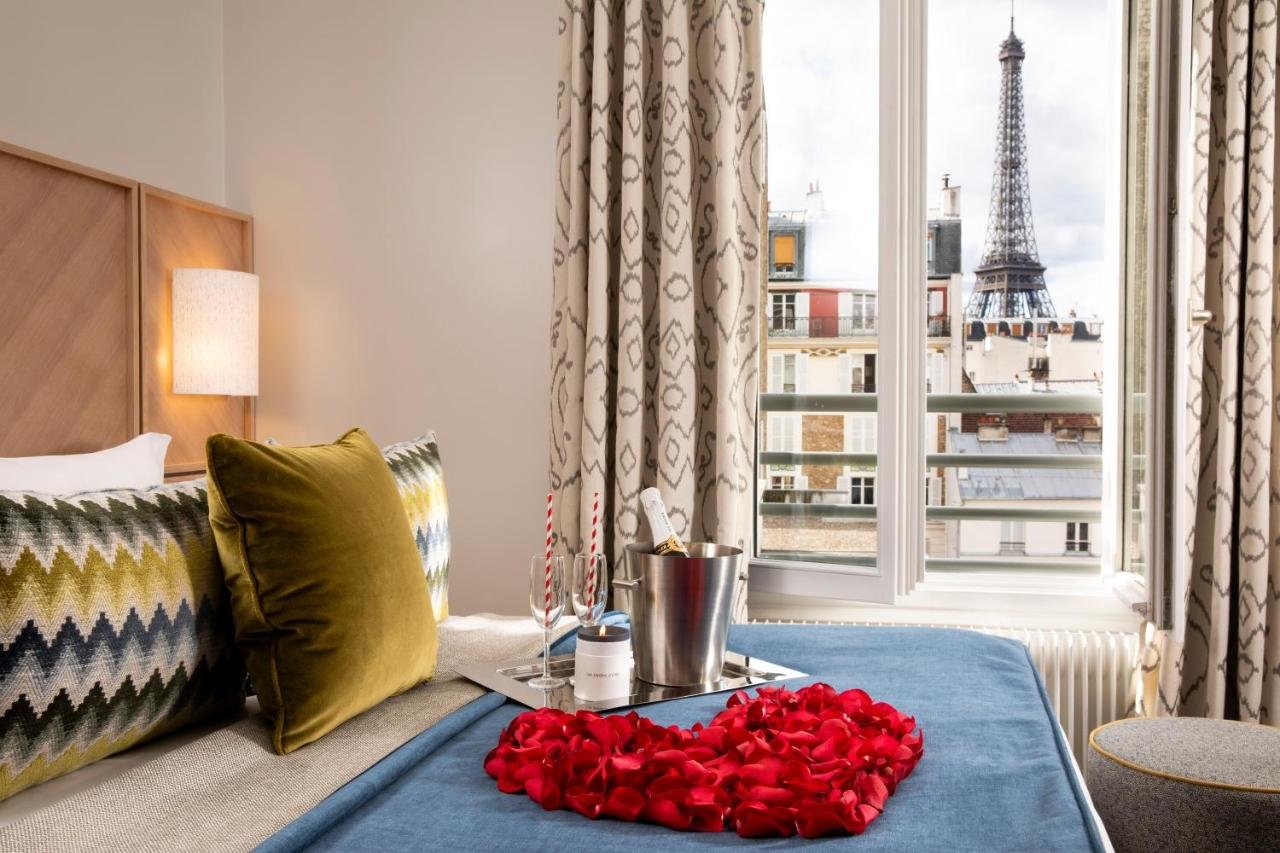 Romantic room with Eiffel Tower view