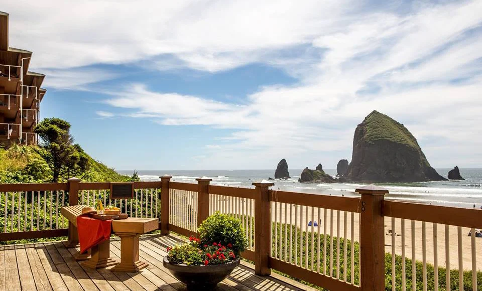 Hallmark Resort in Cannon Beach (3 Star)