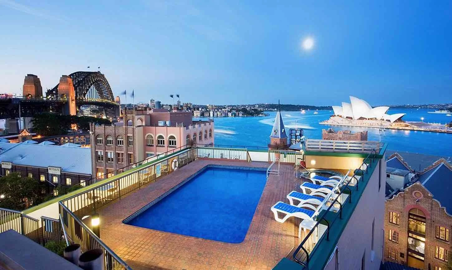 Holiday Inn Old Sydney (4 Star)