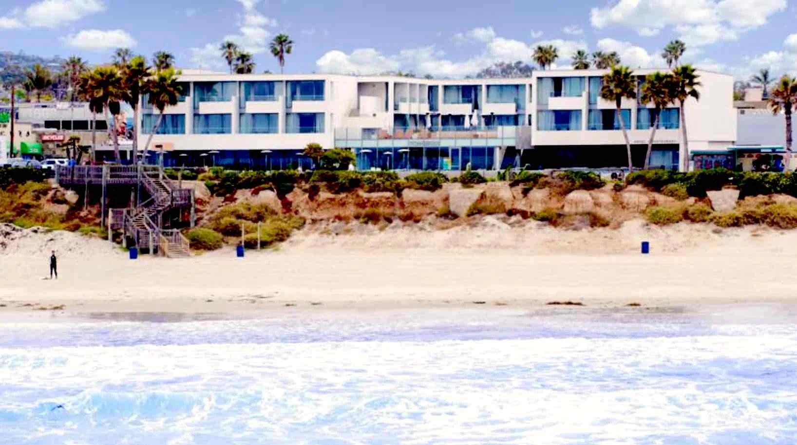 Tower 23 Hotel (4 Star)
