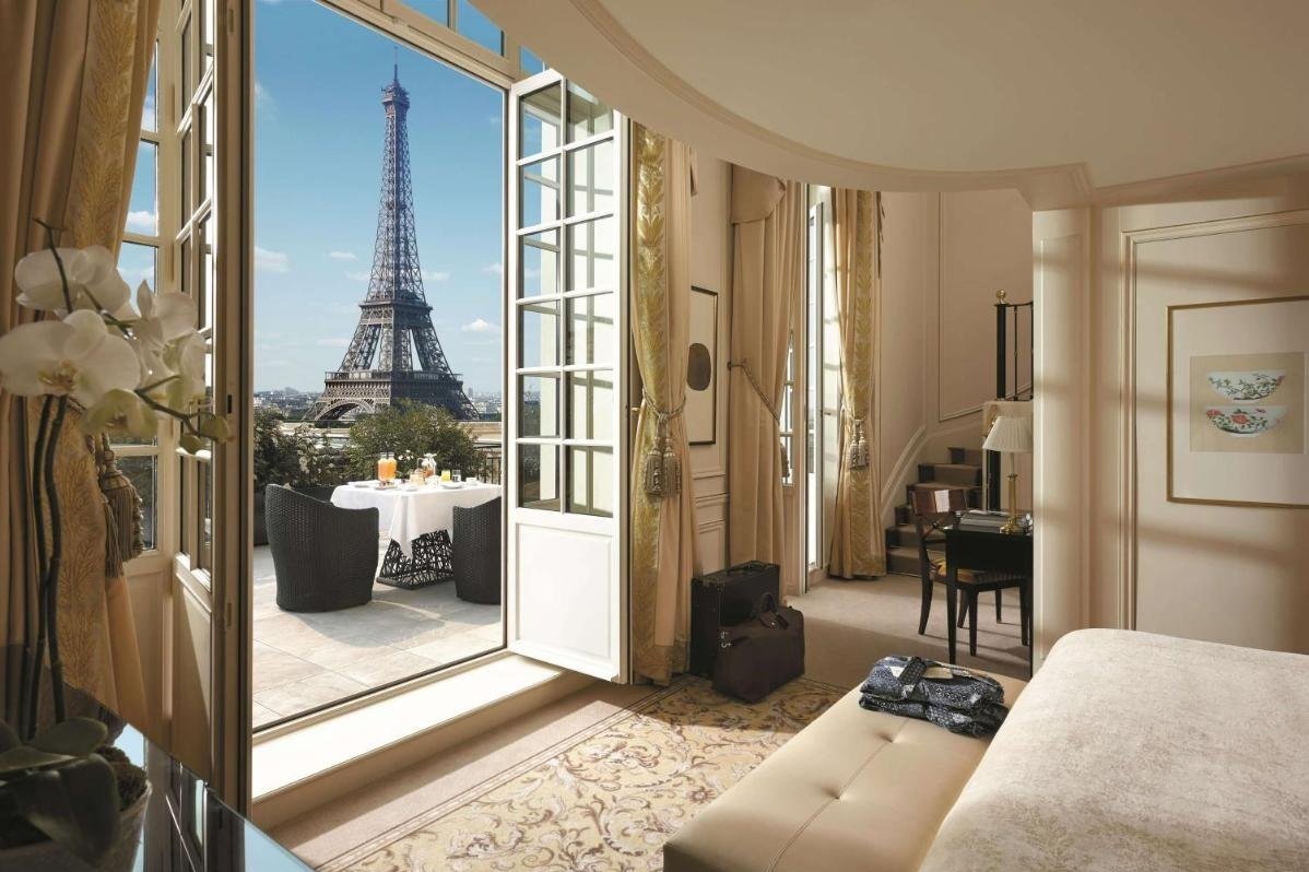 Amazing Paris hotels with a view of the Eiffel Tower. Beautiful hotels and  apartment hotels with balcony an…