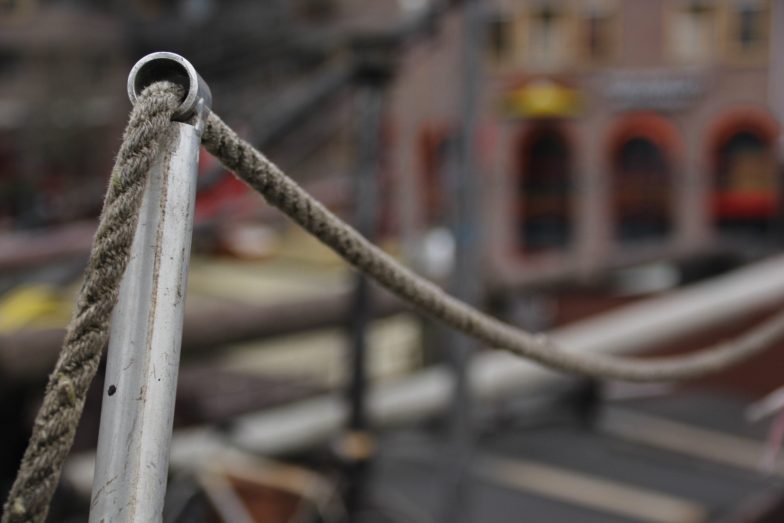 I stepped back by taking a day for walking around Rotterdam and taking photographs.