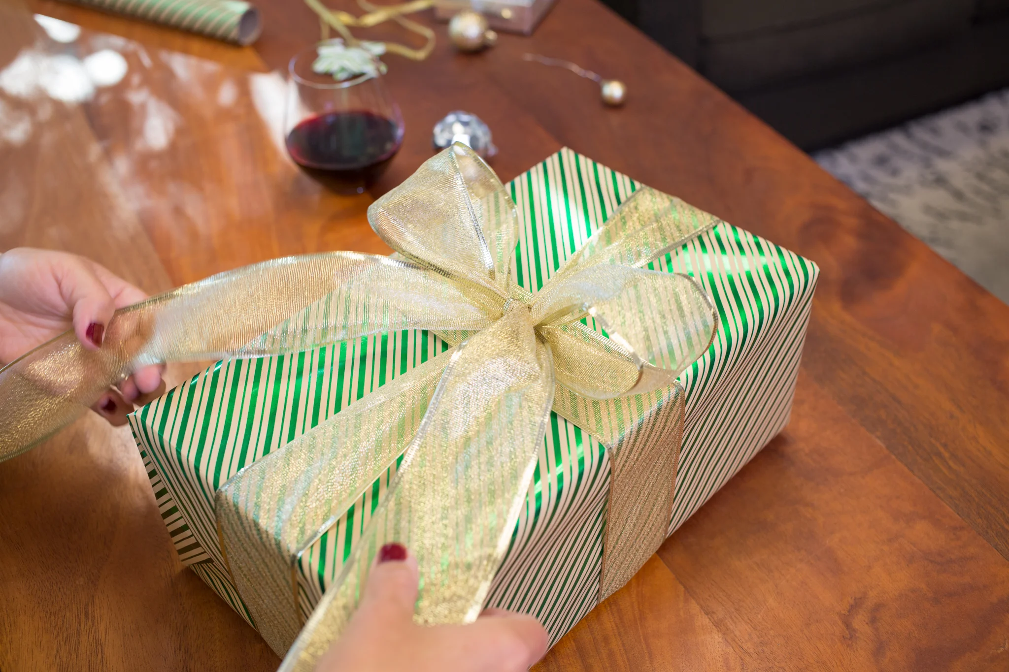 WCGB_giftwrapping_AI9A1473_lo.jpg