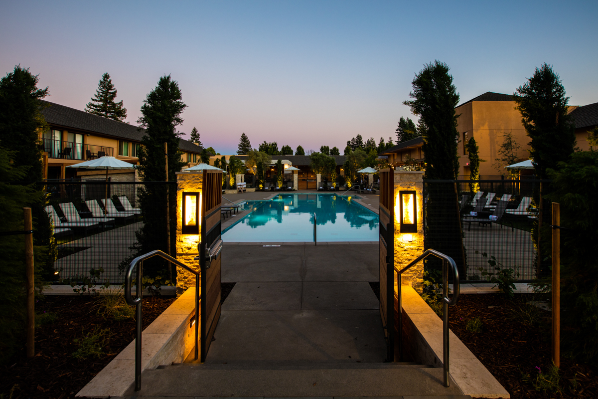 NVMarriott_pool_3Z2A0356_lo_web.jpg