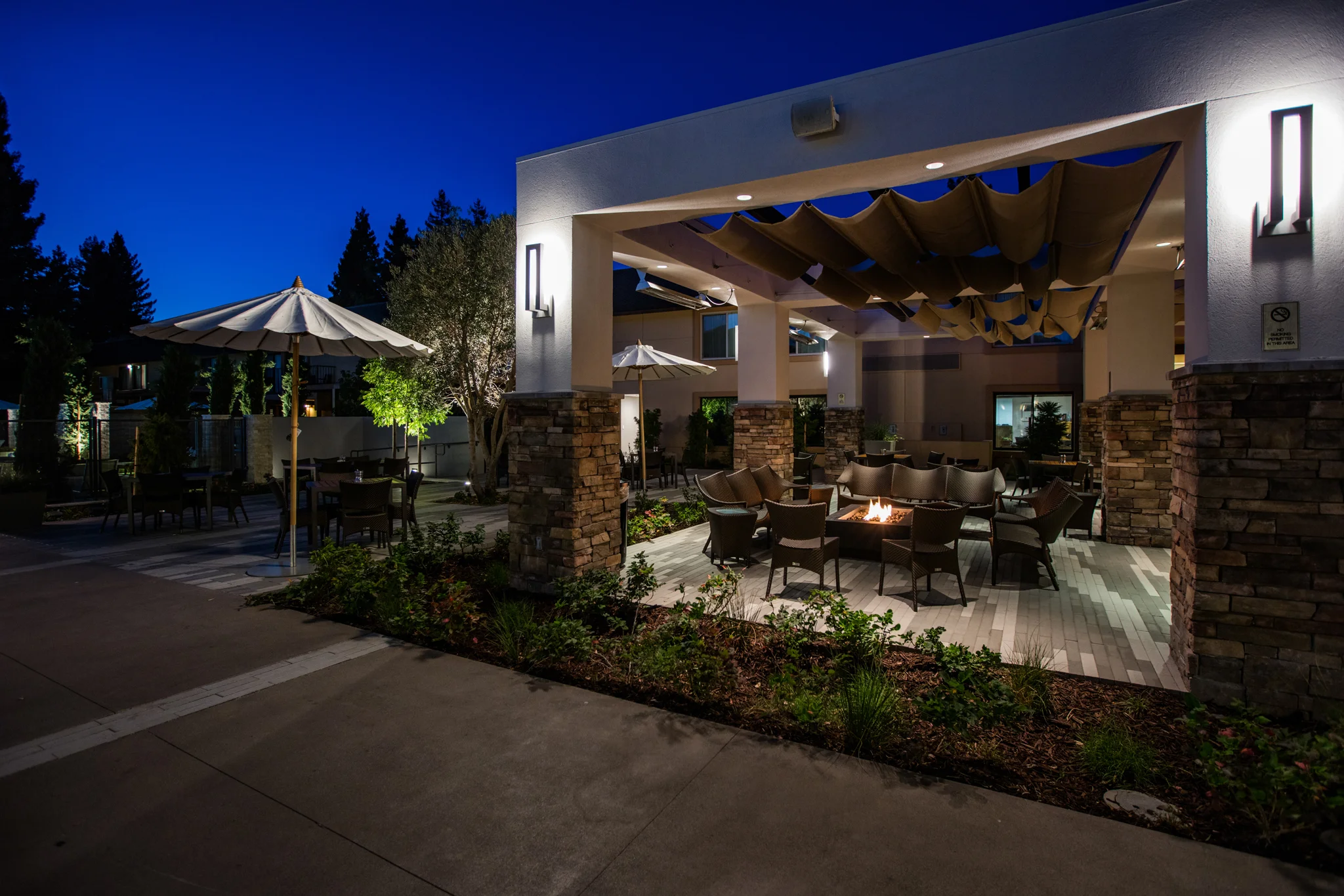 NVMarriott_firepit_3Z2A0468_hi_5000px.jpg