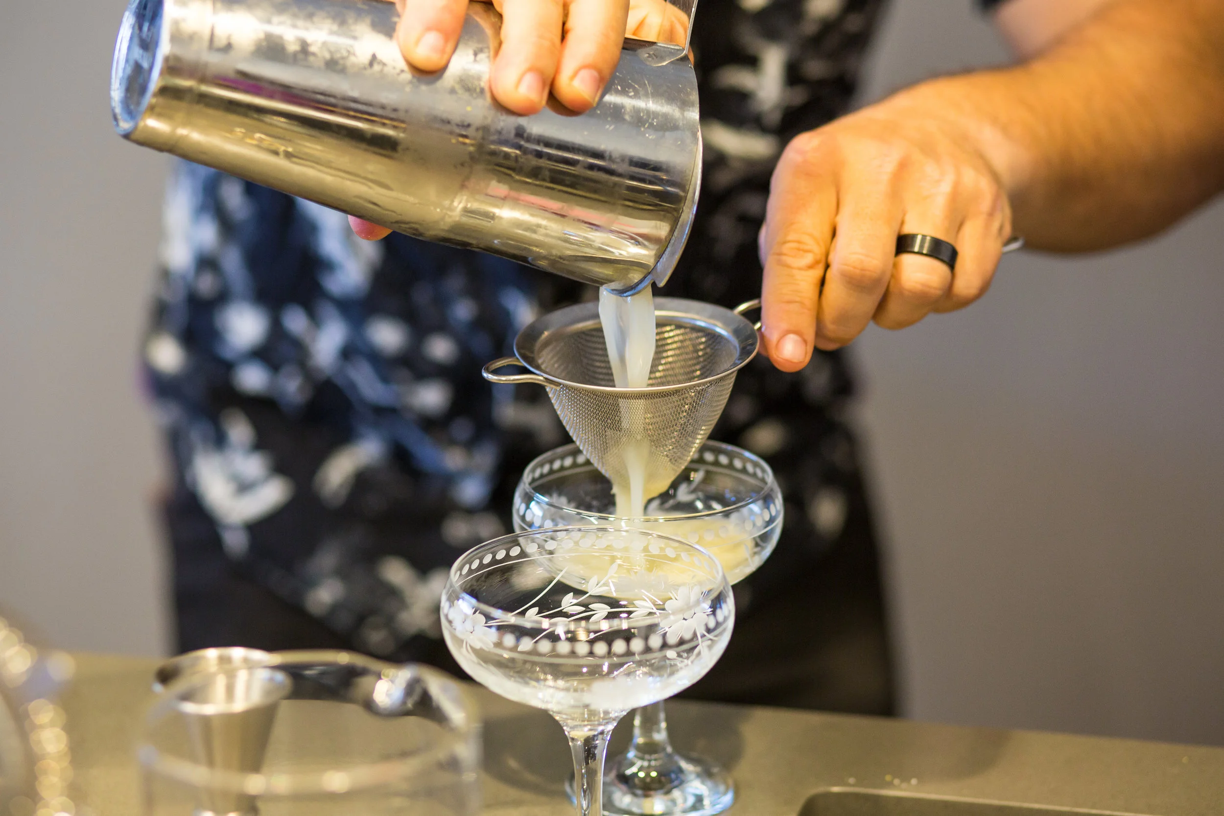 UntappedMedia_3BadgeCocktails-Mar2018-bartender_AI9A0180_lo.jpg