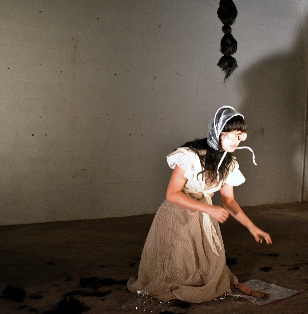 Three Heads and Nine Tails Performed at Edge Zones Gallery for Art Basel Miami 2017 Curated by Hector Canonge Dressed in supernaturae by Benedicte Lux