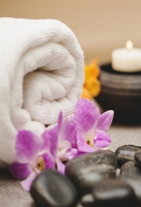towels-candles-stones-and-flowers_23-2147645687.jpg