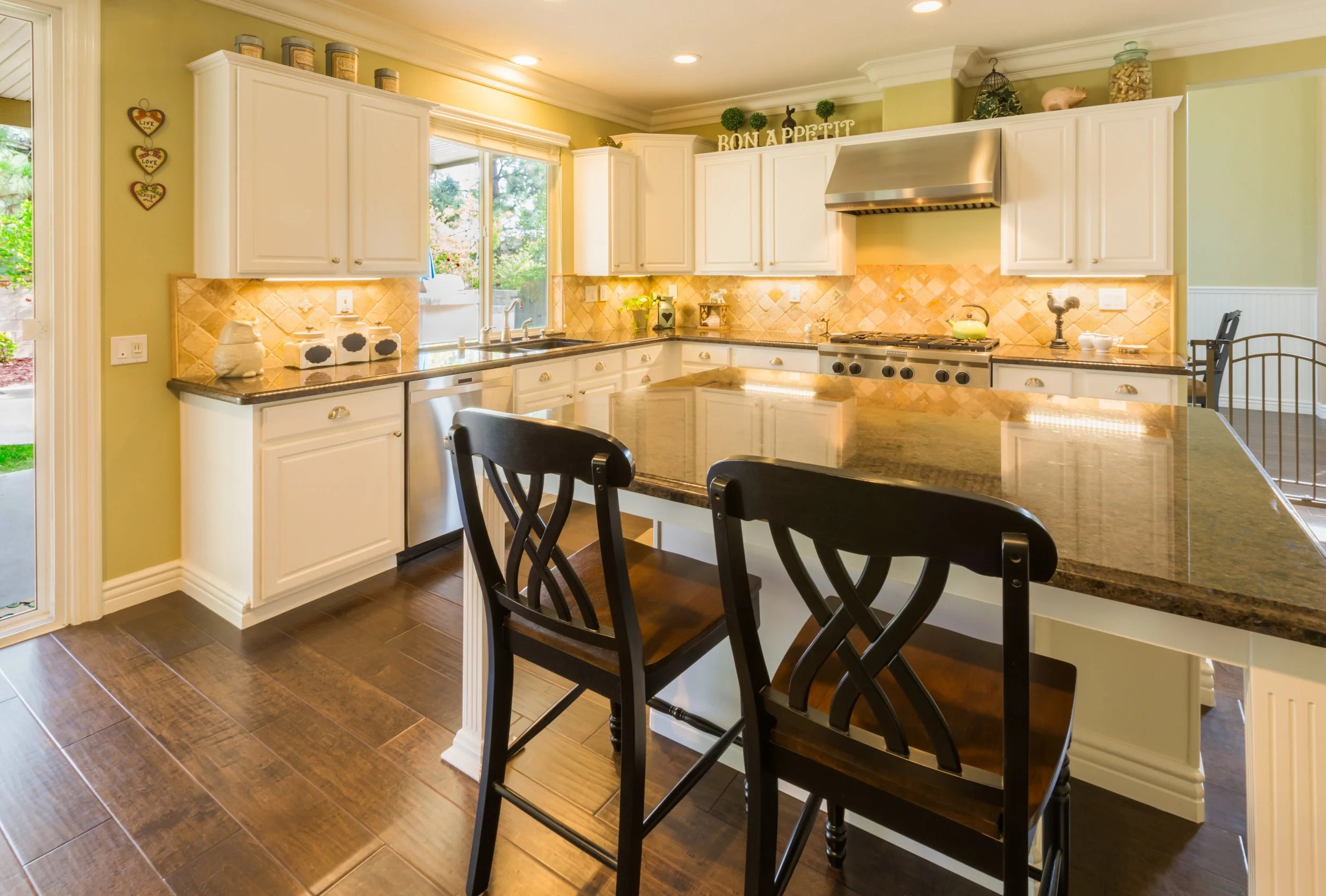 kitchen-island-real-estate-photography.jpg