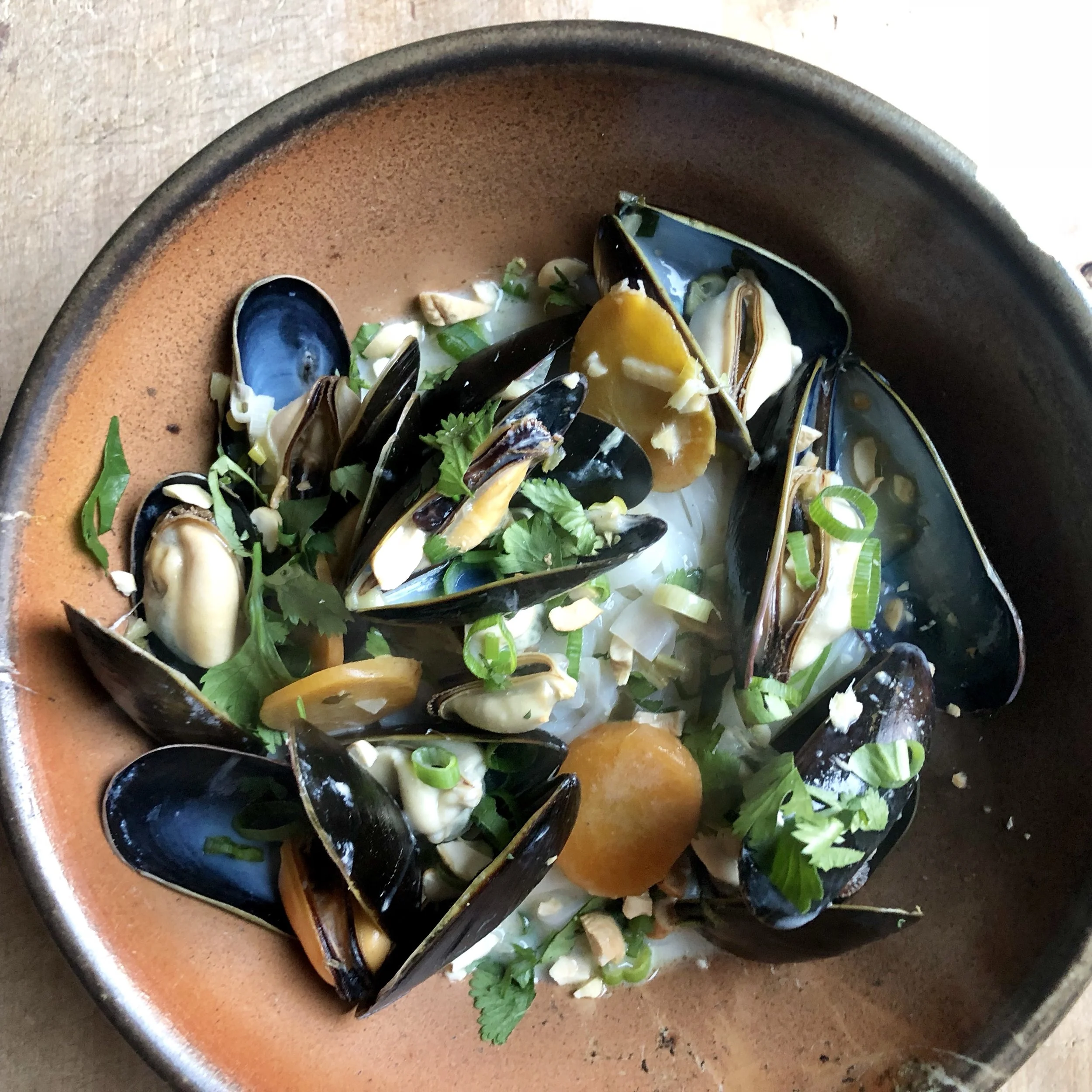 Blue Mussels with Thai Flavors 