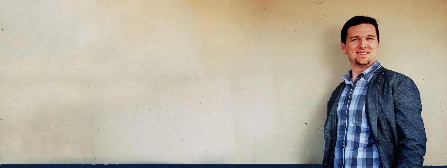 BackgroundAlexLerza.jpg