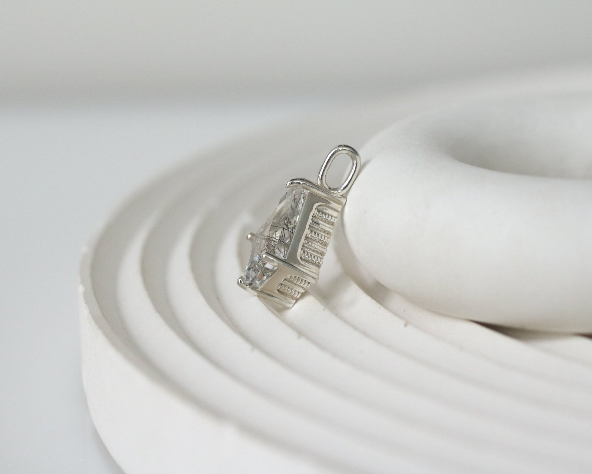 Tytin_QuarryRutilatedQuartzPendant2.jpg
