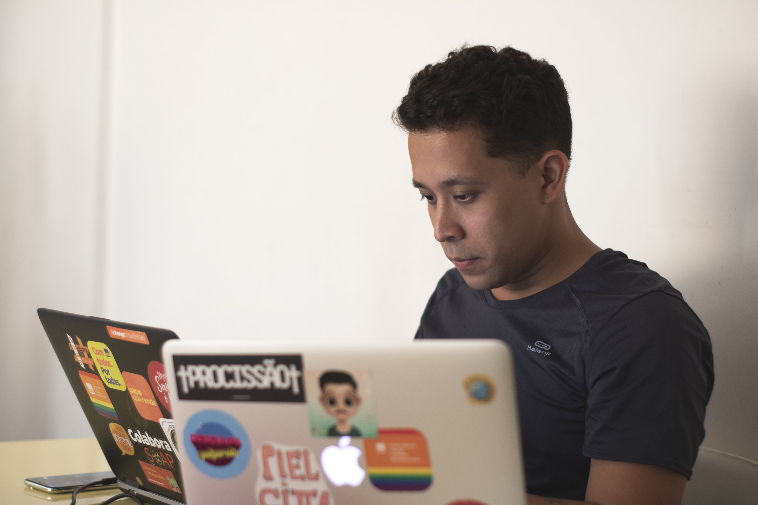 How to Calm the Voices and Make Genuine Progress With Your First (Real) Job Search