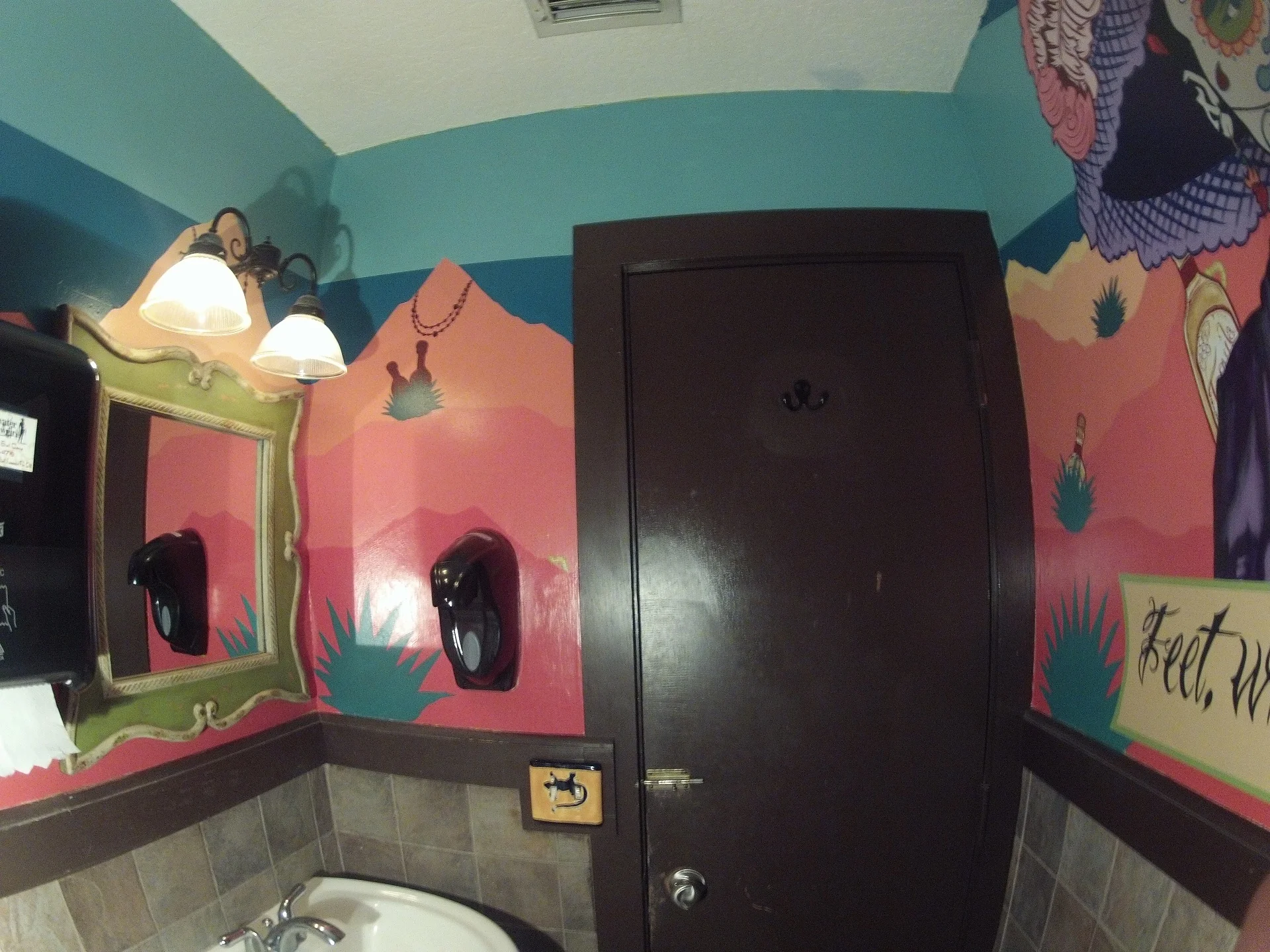 "FRIDA'S ROOM" RESTAURANT TACOLU