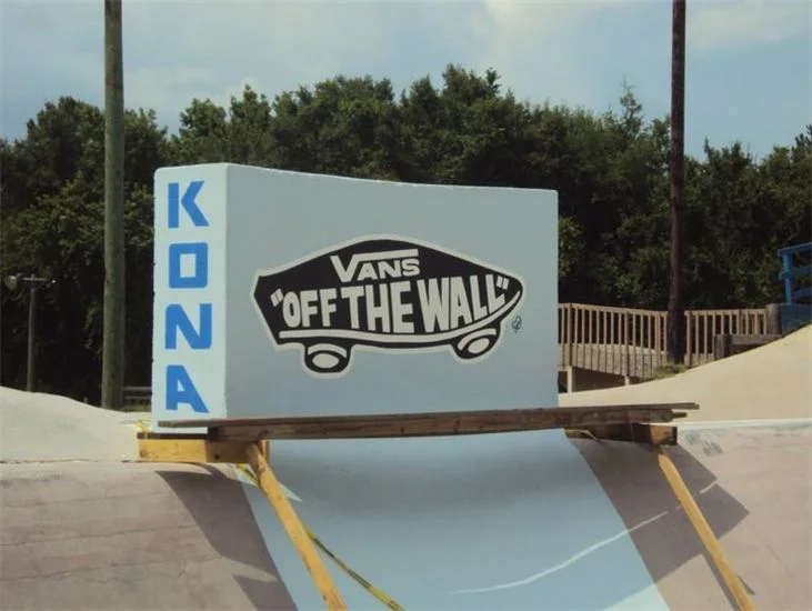 "VANS OFF THE WALL" KONA SKATEPARK