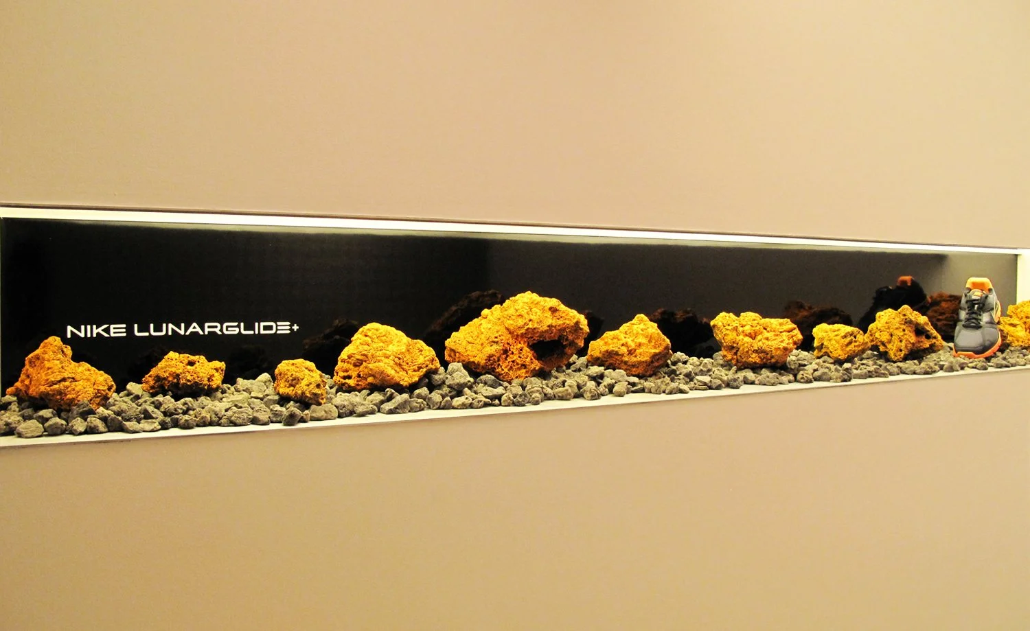 HS NIKE ROOM 72 LUNARGLIDE+ INSTALLATION 2009-1.JPG