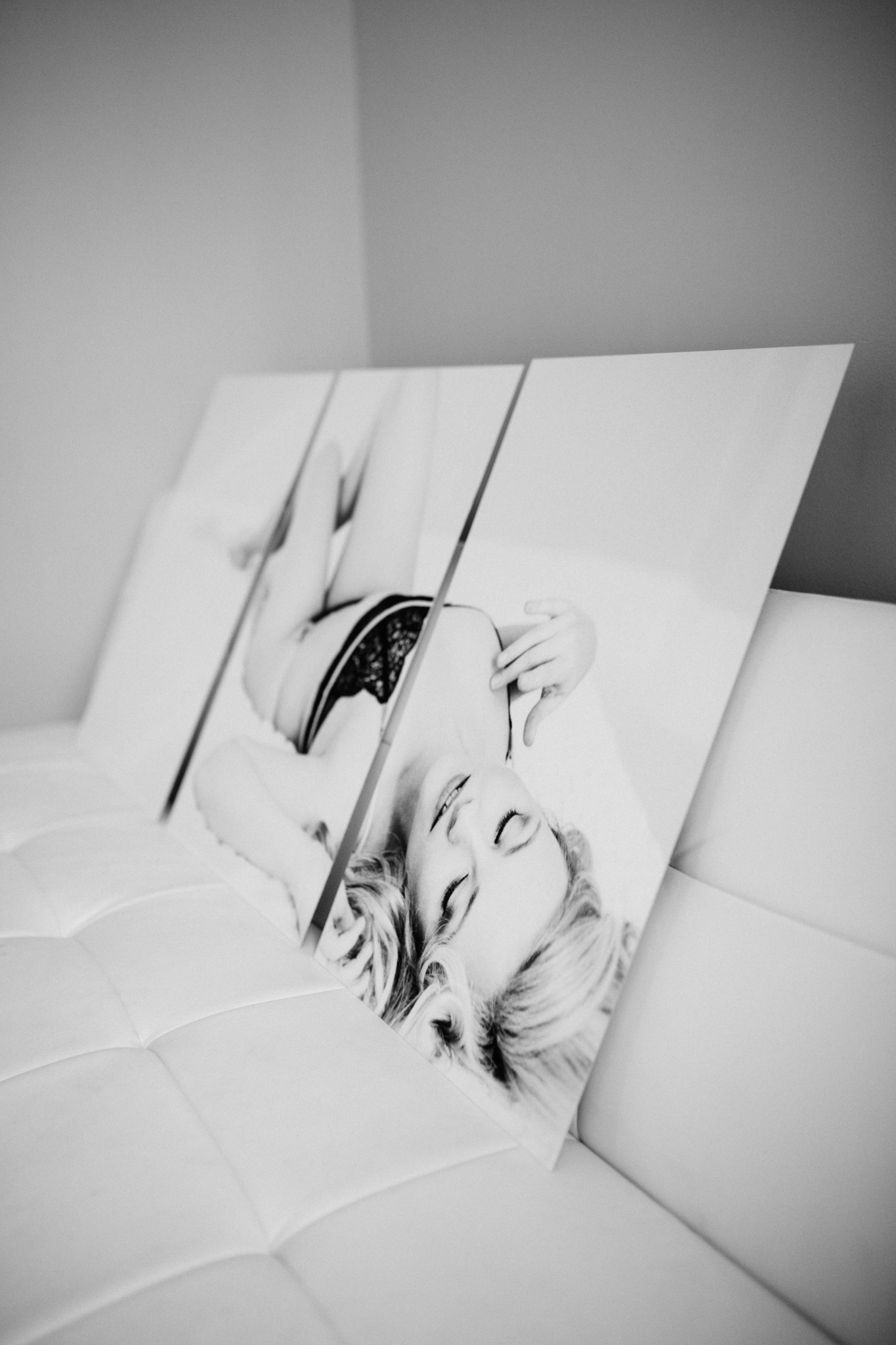 I pretty much can't stop myself from drooling when I see this metal print in my studio. The perfect way to display your gorgeous boudoir session!