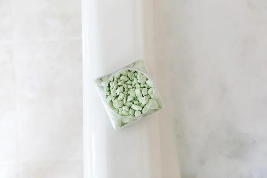 bath-salts-on-bathtub_925x.jpg
