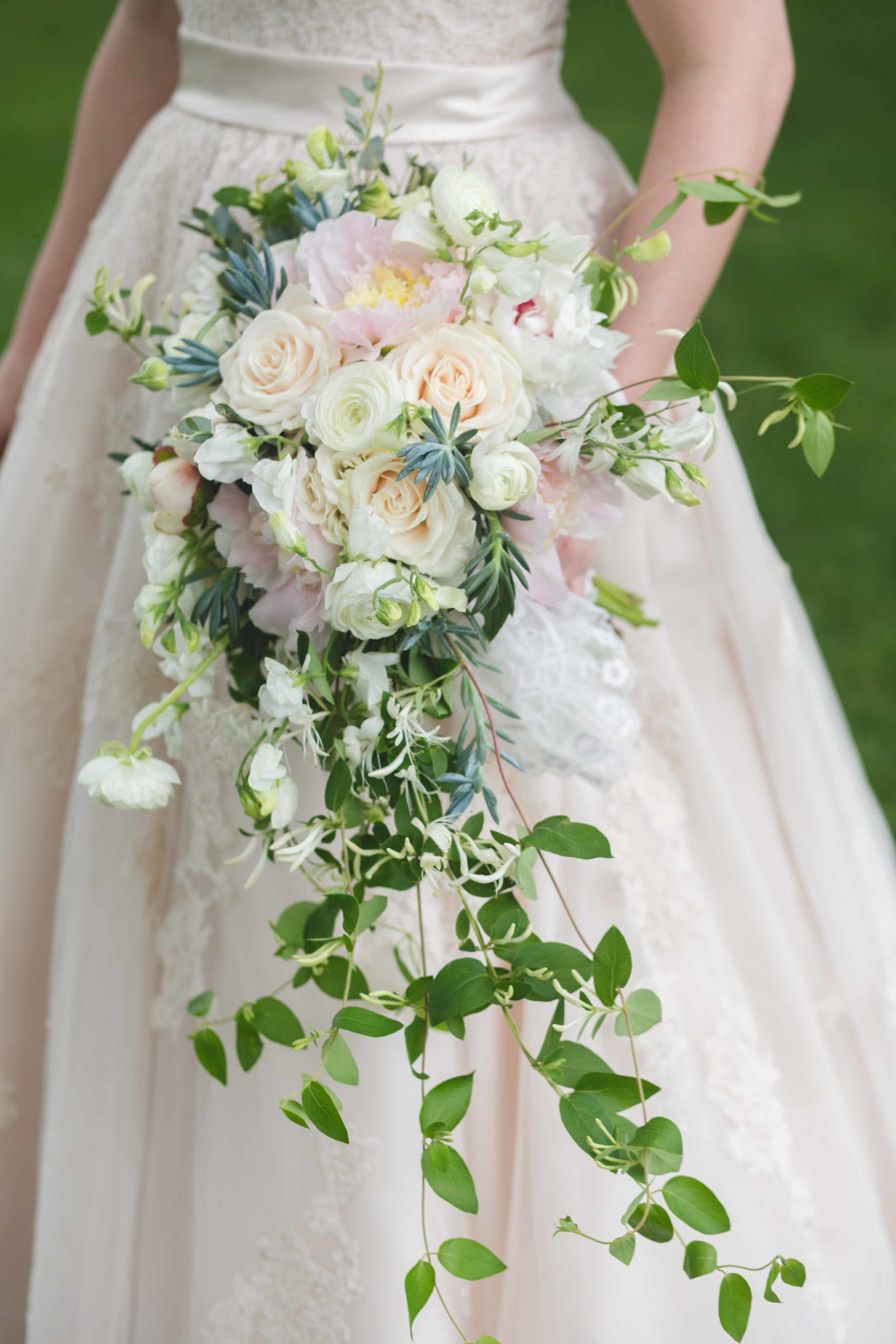 Nashville-wedding-photographers-bride-tn-engagement-photography-0228-2.jpg