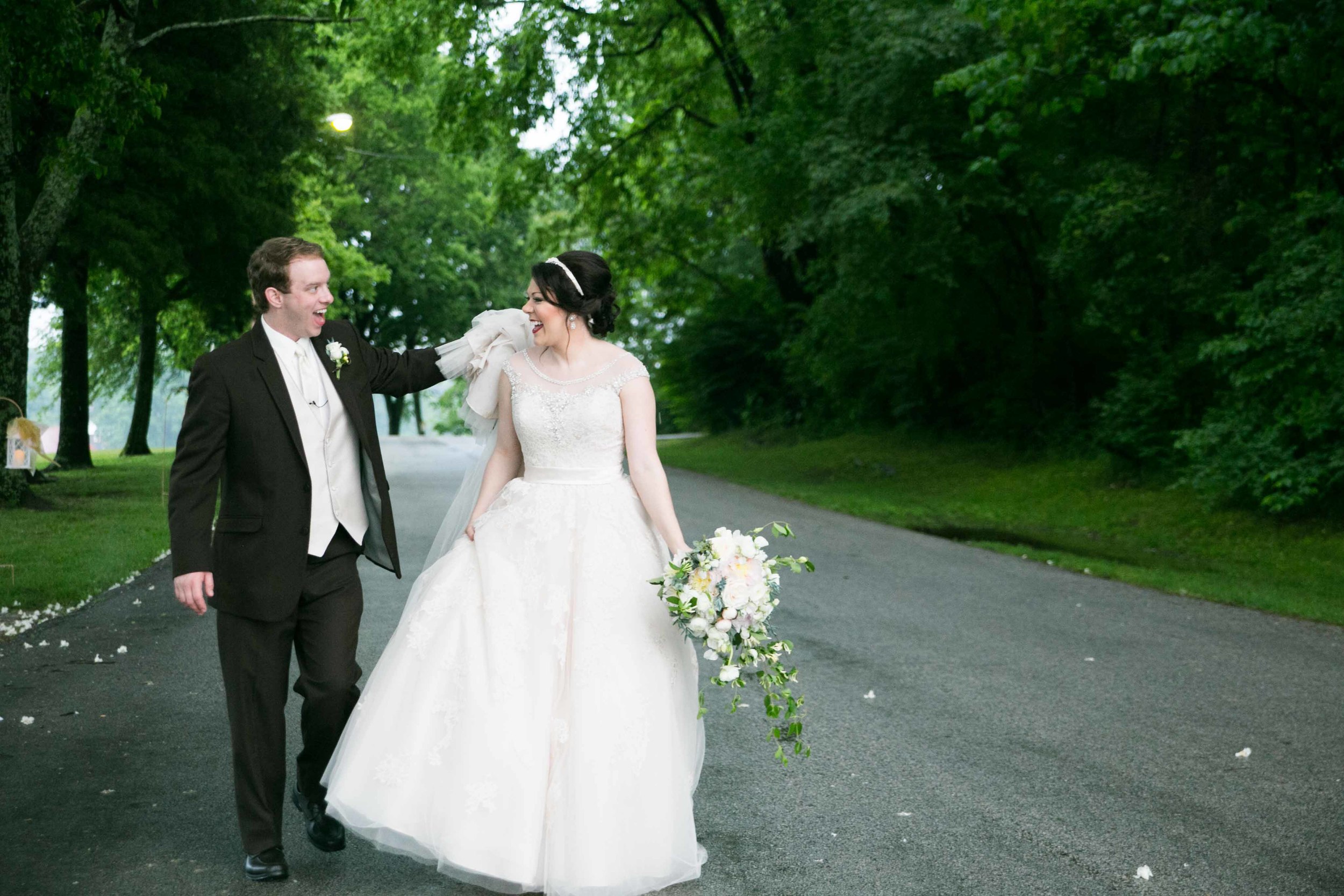 Nashville-wedding-photographers-bride-tn-engagement-photography-0598.jpg