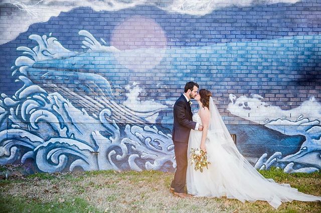 One our favorites from the Hopkins wedding!
.
.
.
.
.
.
#wedding #weddingday #photos #photography #photographer #nashville #nashvillephotographer #photo #weddingdress #weddingwire #newlyweds #dress #groom #bride #marthonmusicworks #venue #sunny #frid