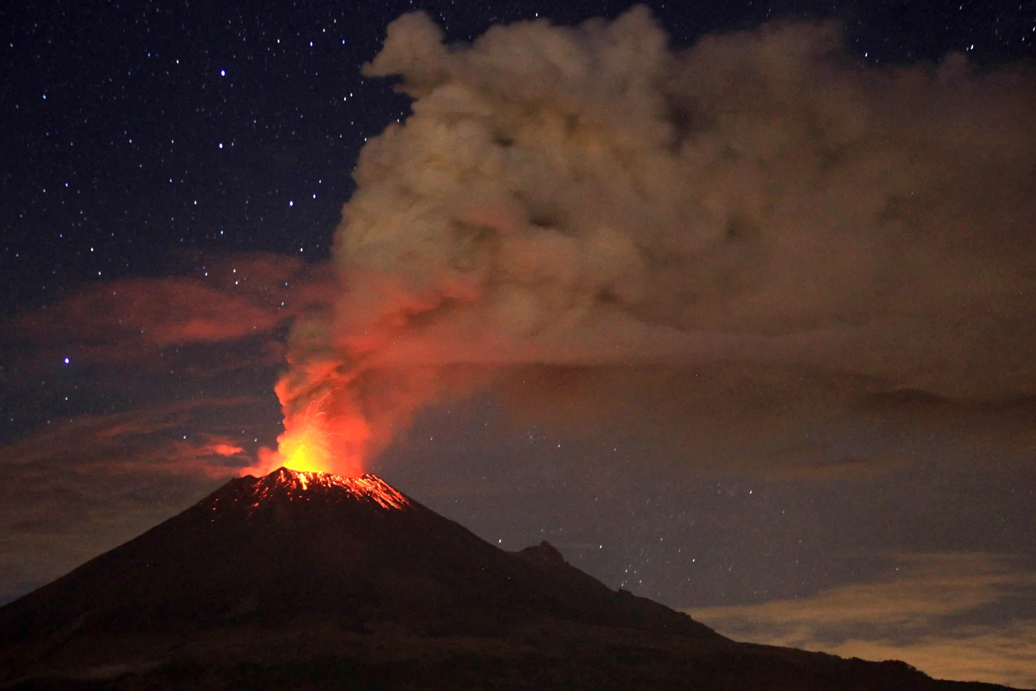 pb-130704-volcano-ps.jpg