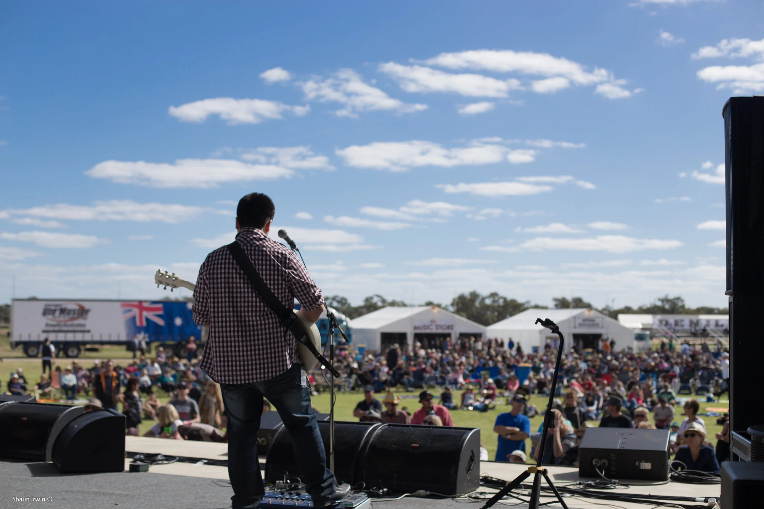 Live with Peter McWhirter Band