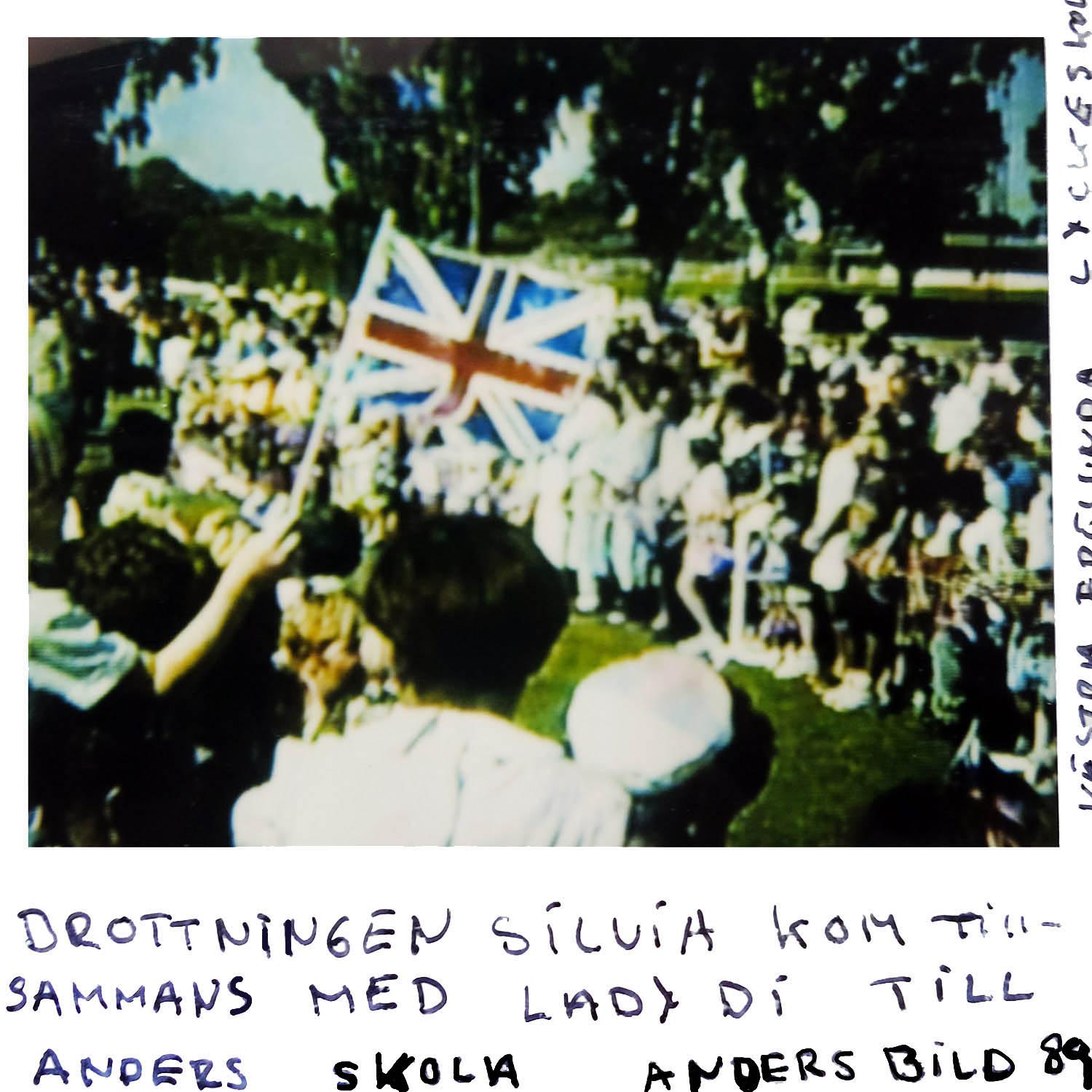 QUEEN SILVIA came with LADY DI to Anders school .. Anders took this picture ---89