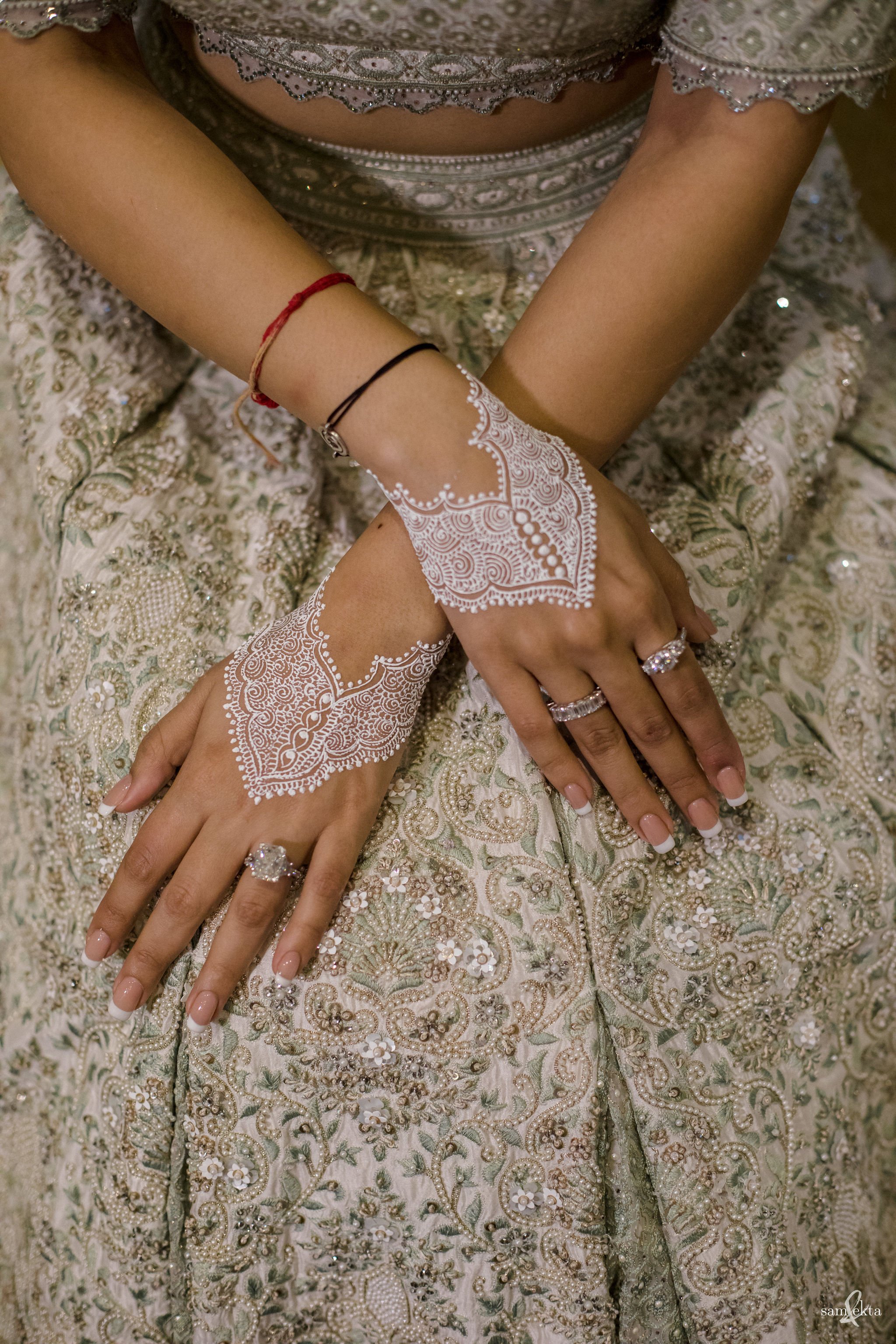 Saba chose to have white mehendi instead of the usual dark henna