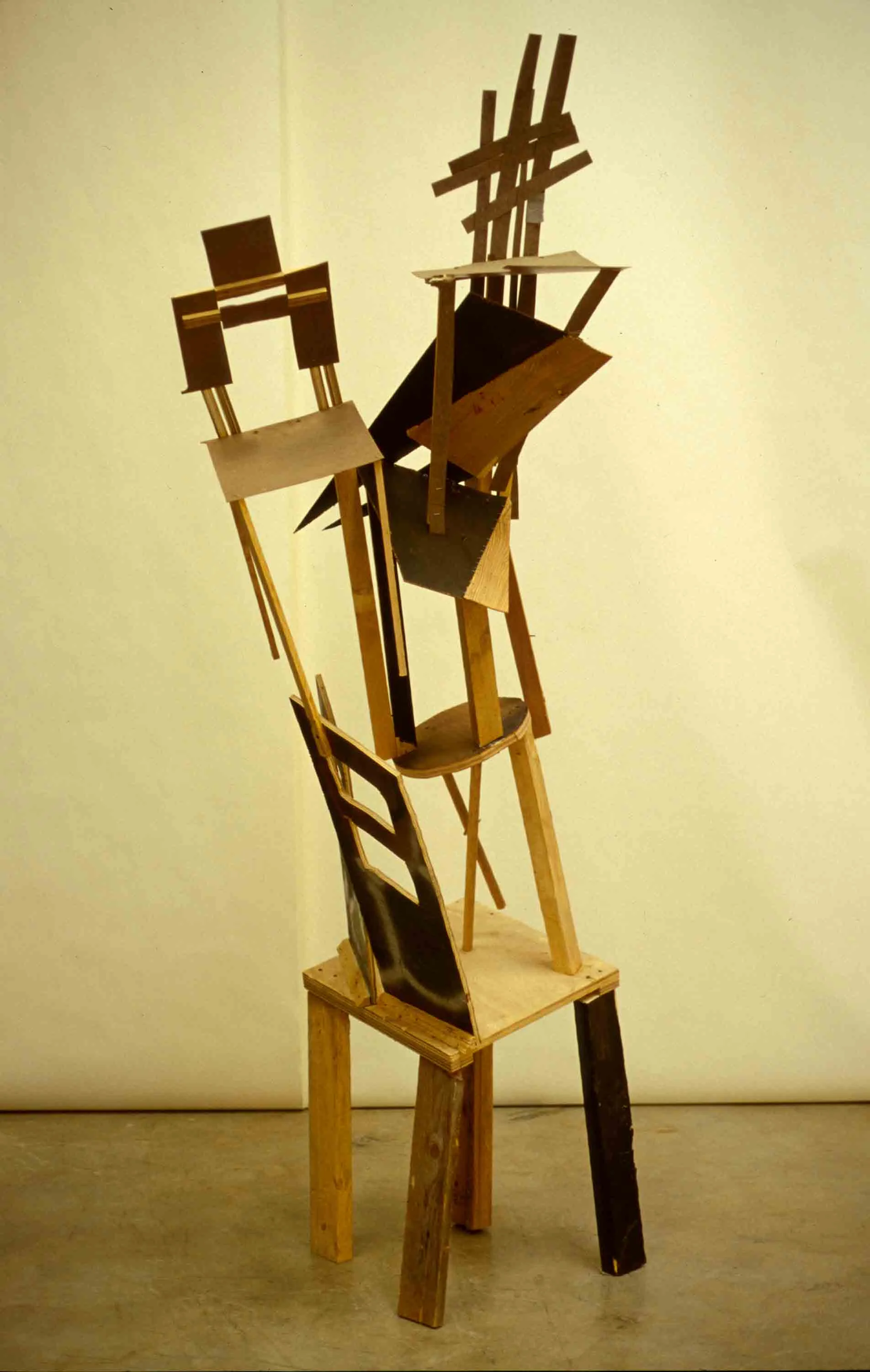 Areti-chairs-sculpture-01.jpg