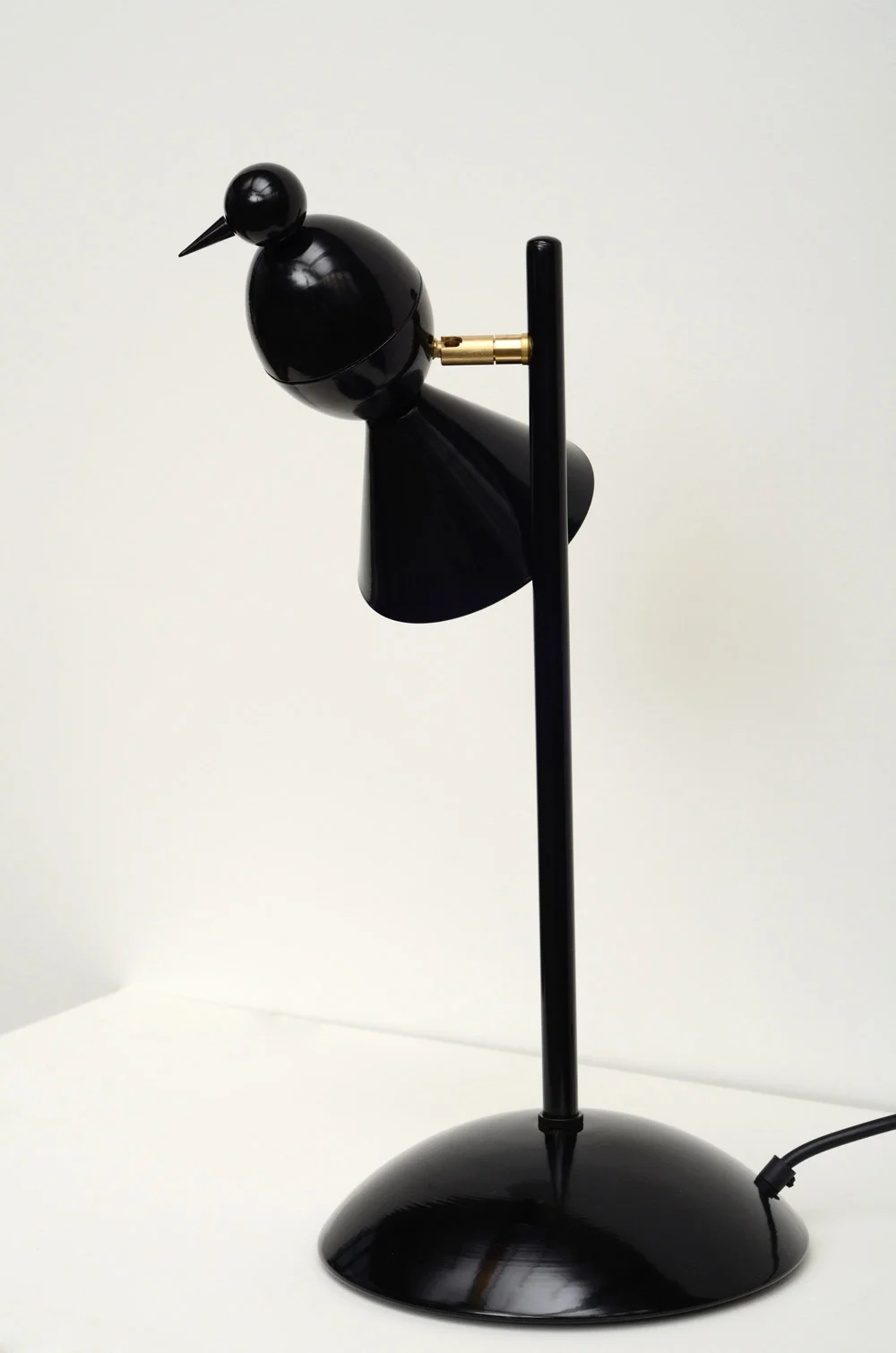 Areti-Alouette-desk-01-B.jpg