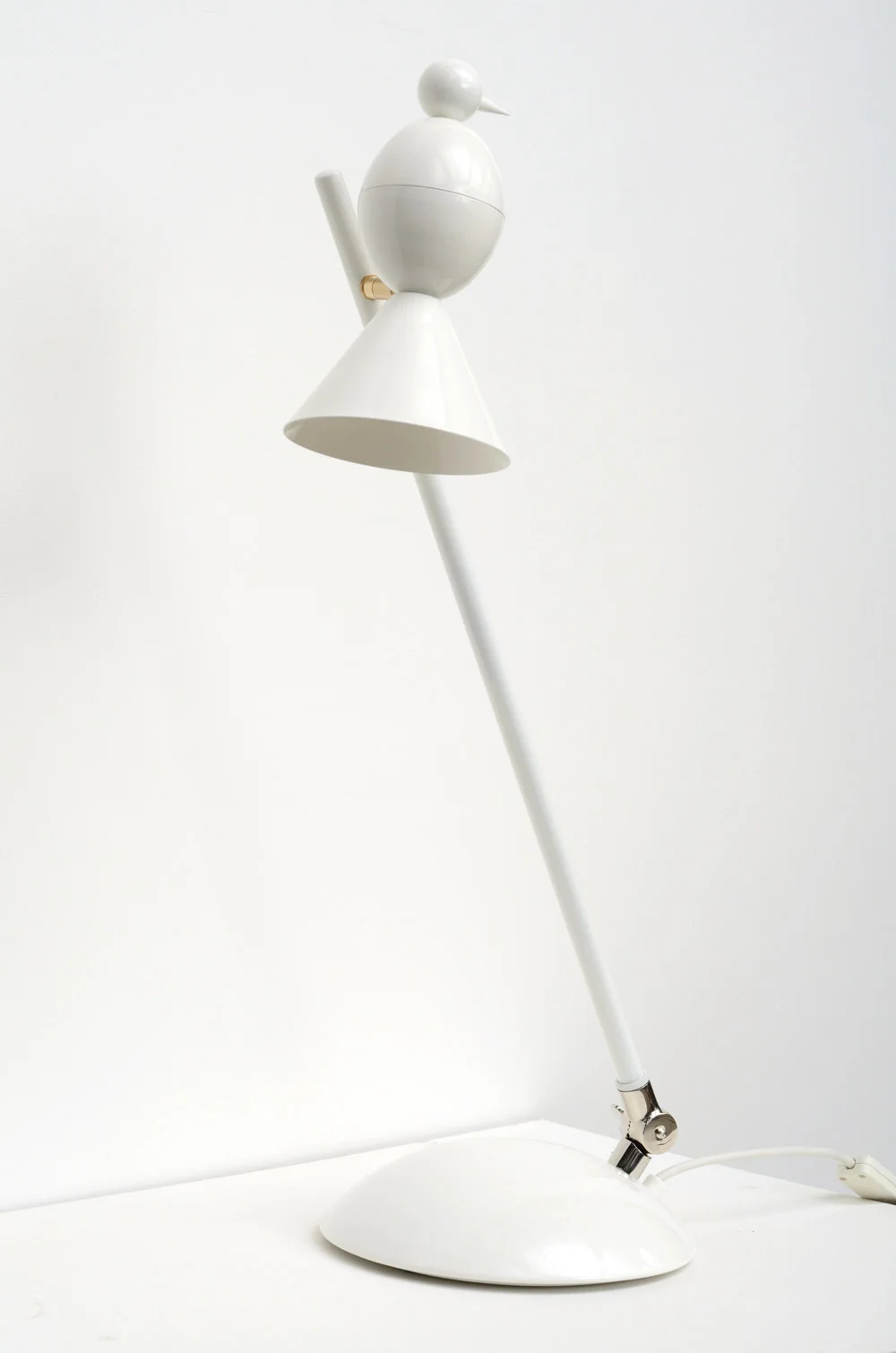 Areti-Alouette-desk-01-D.jpg