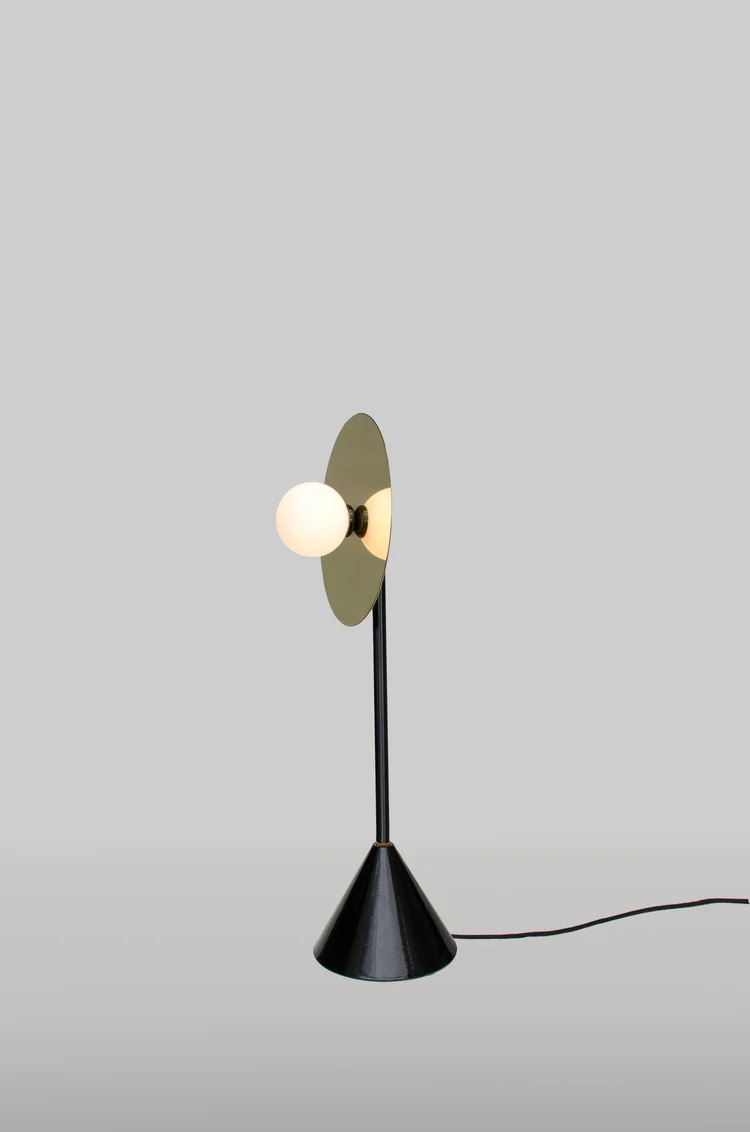 Areti-Disc-sphere-desk-01-A.jpg