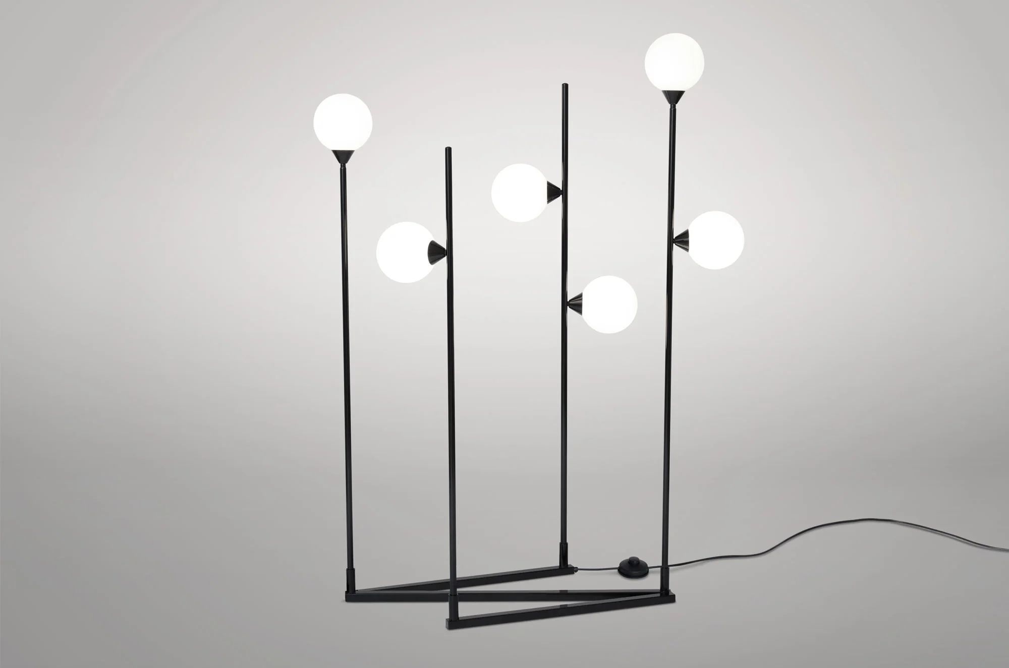 Areti-tube-sphere-floor-light-01.jpg