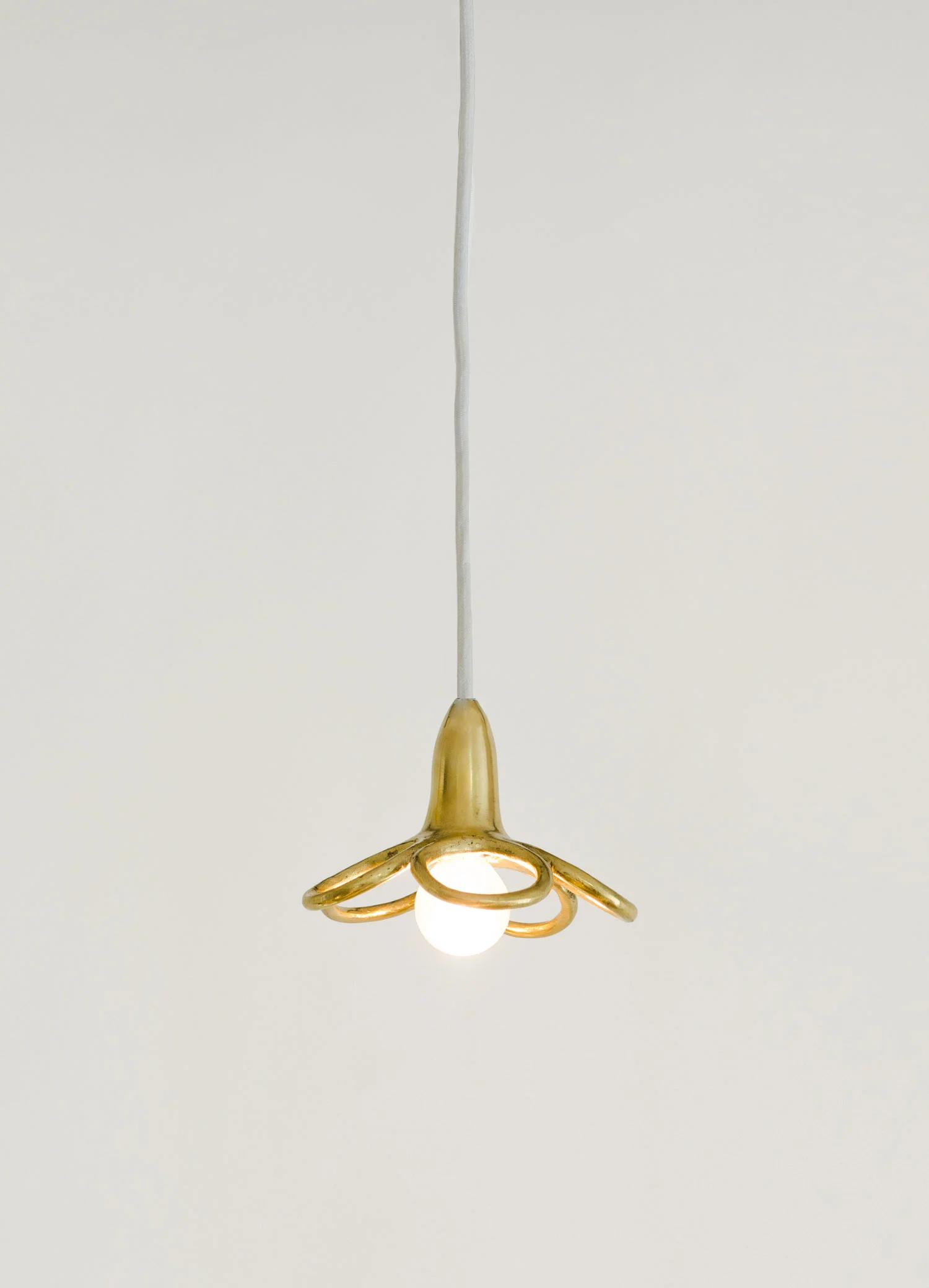 Areti-Marguerite-pendant-light-01-A.jpg