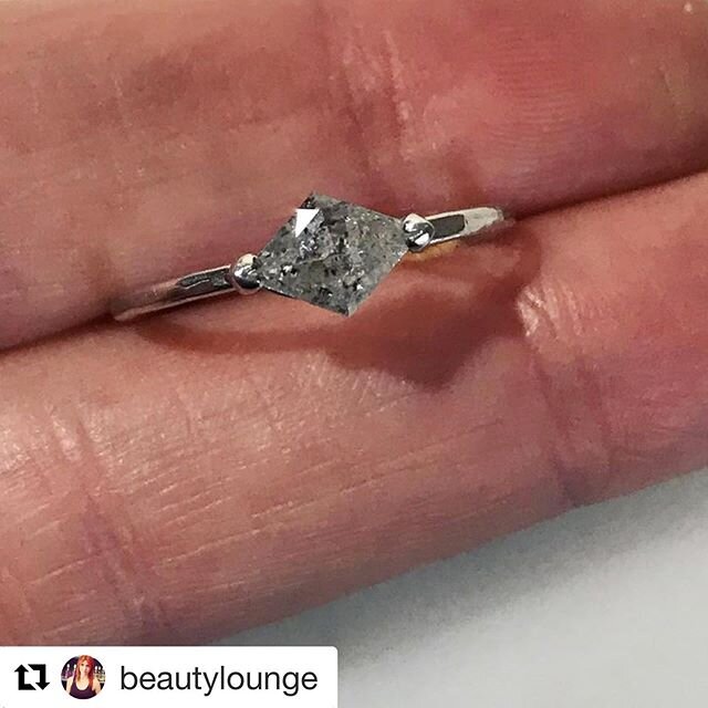 Saturday sparkle ✨ Diamond + platinum #graduationgift #oneanddone ...
...
repost @beautylounge ...
... Love in the air #congratsgrad #grad #classof2020 #spreadlove #loveislove #lovewhoyoulove #lovewhatyoulove #selflove #simpleisbeautiful #getoutside 