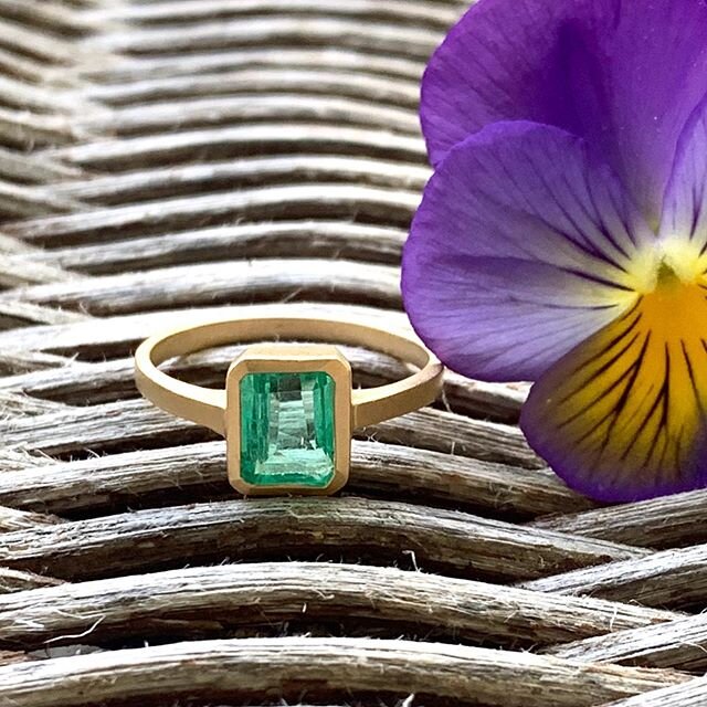 Daily Greens🌱
...
...
... #colombianemerald #18k #20k #gold #summer #emerald #lejardin #alternativeengagementrings #alternativeengagement #supportsmallbusiness #spreadlove #mainstreet #shopsmall #shoplocal #community #simpleisbeautiful #giftyourself